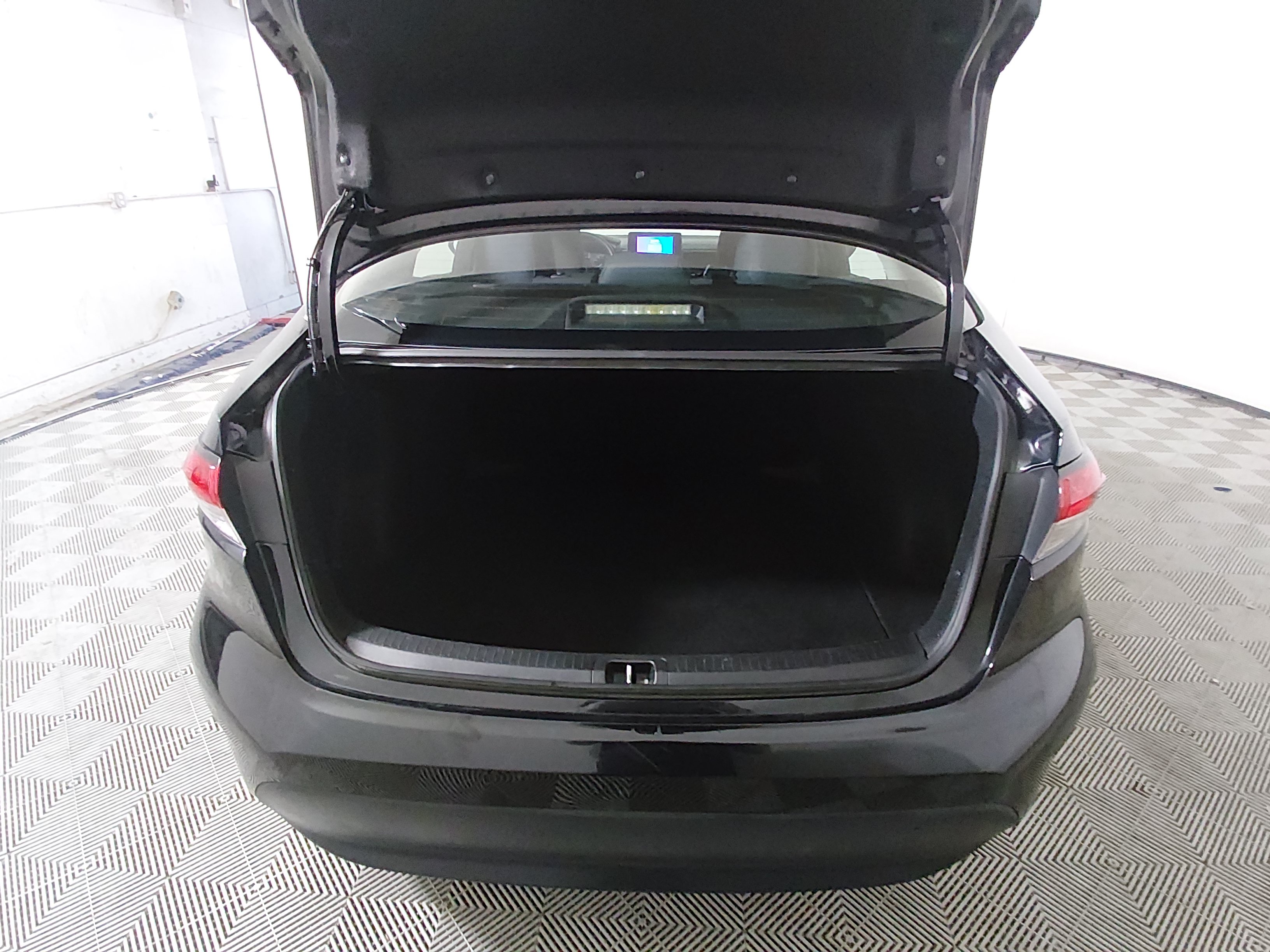 2024 Toyota Corolla LE - Photo 11
