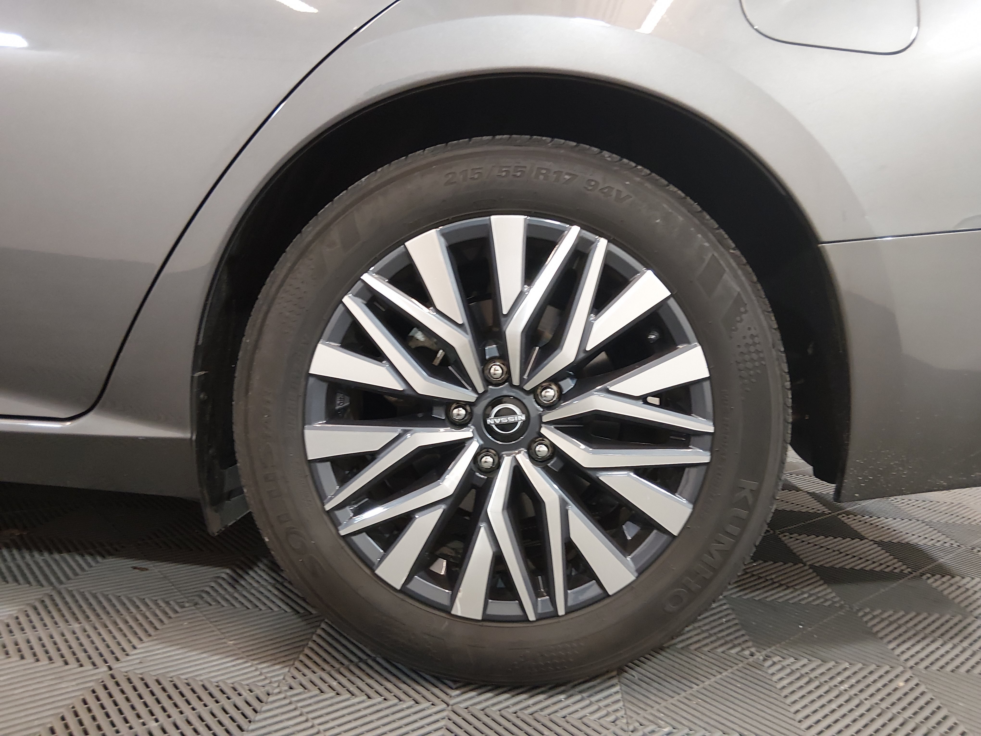 2025 Nissan Altima SV - Photo 10