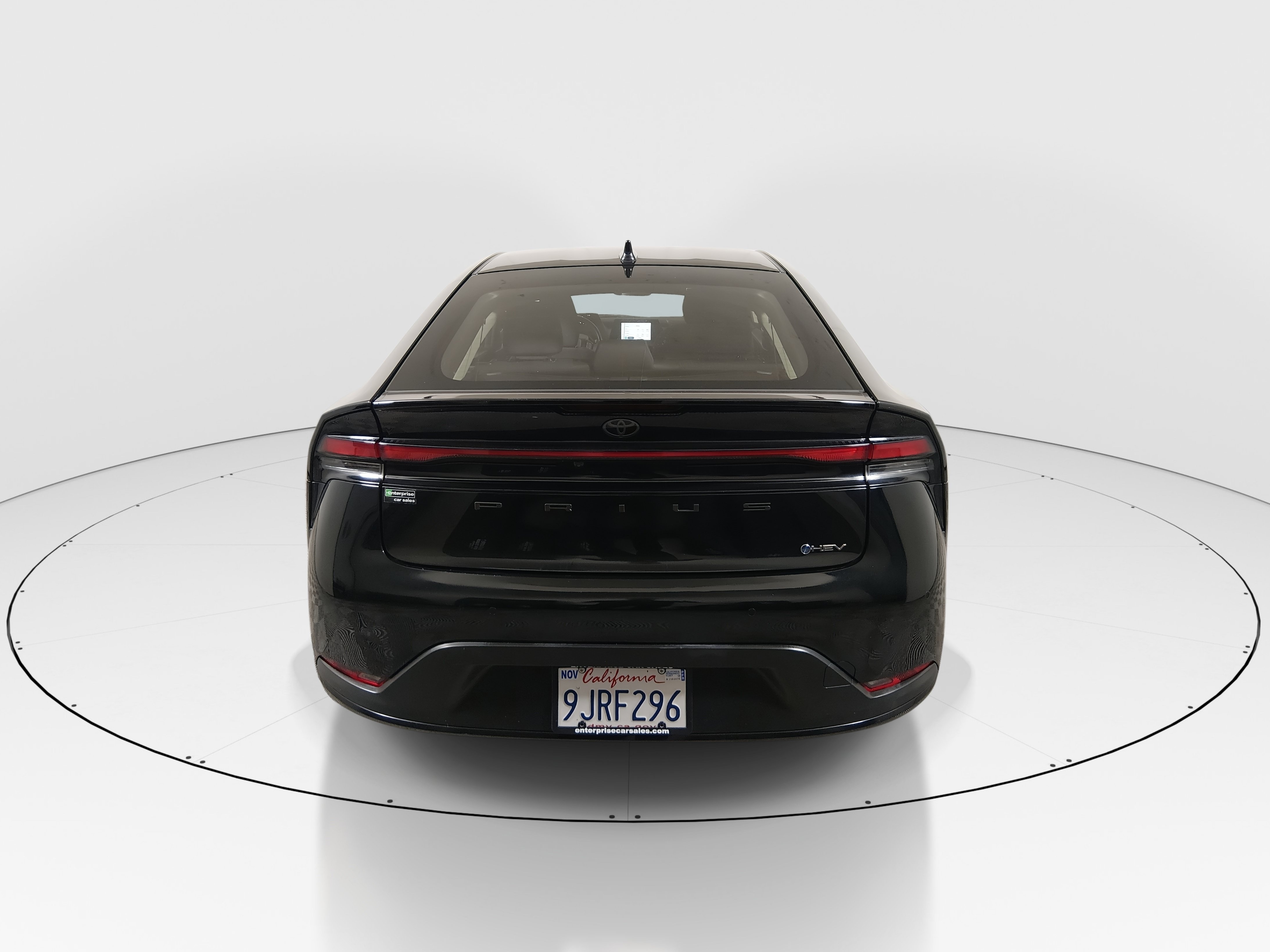 2024 Toyota Prius LE - Photo 6