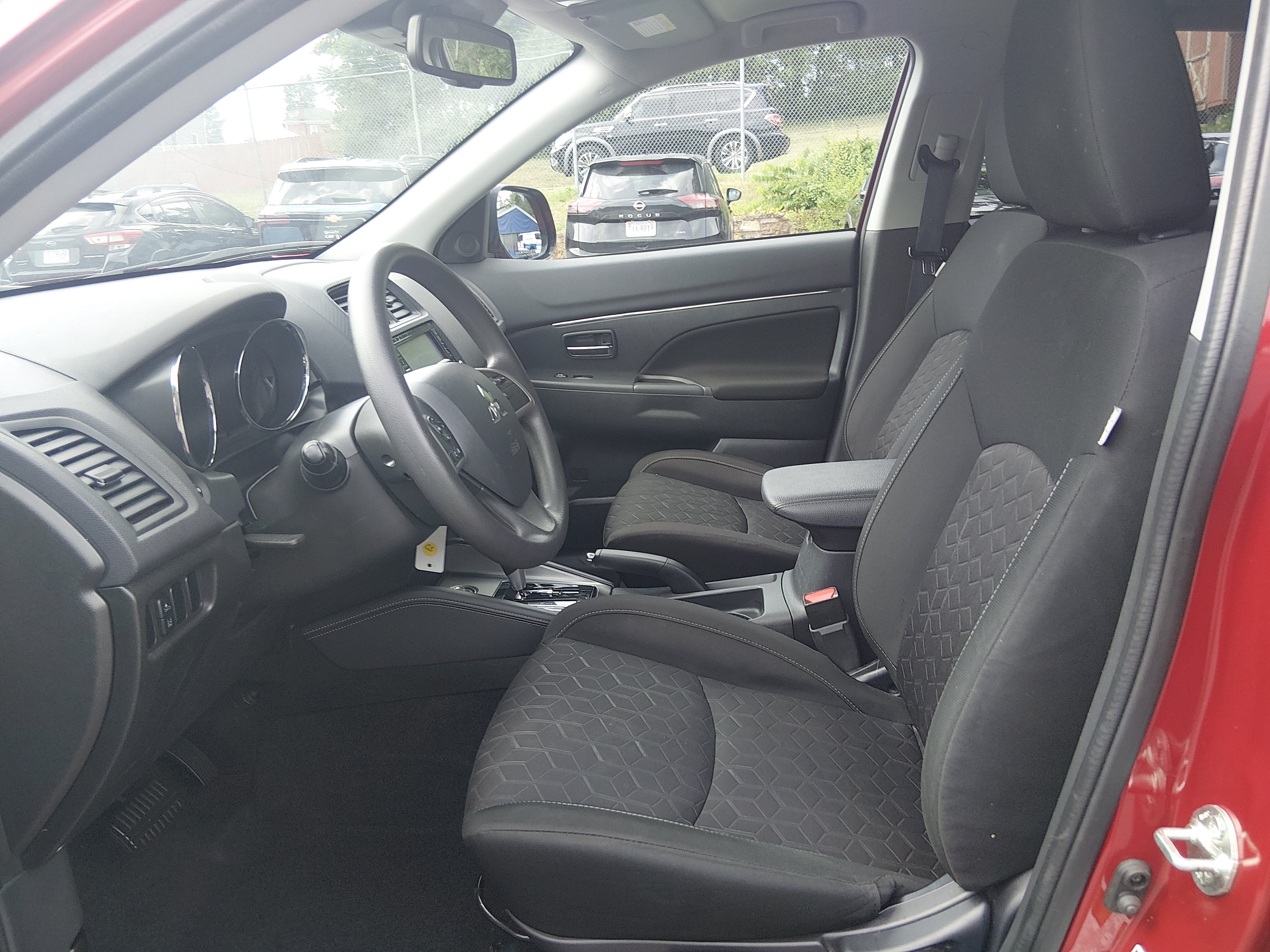 2024 Mitsubishi Outlander Sport ES - Photo 18
