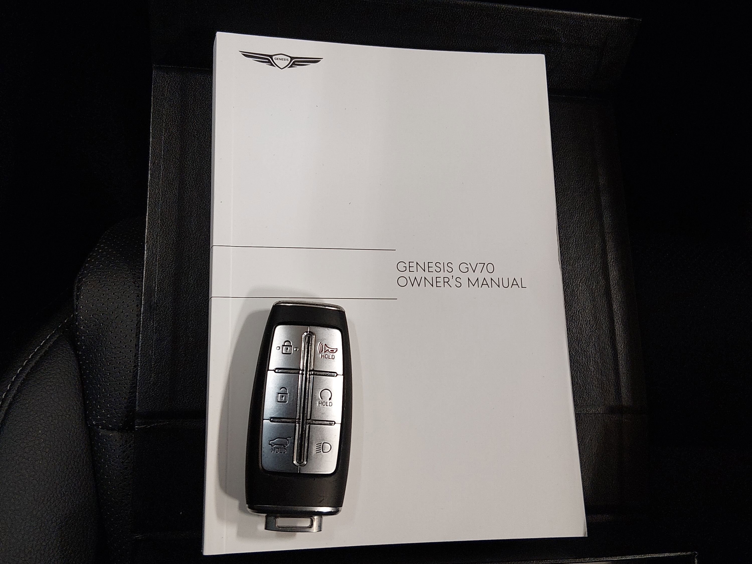 2025 GENESIS GV70 Standard - Photo 15