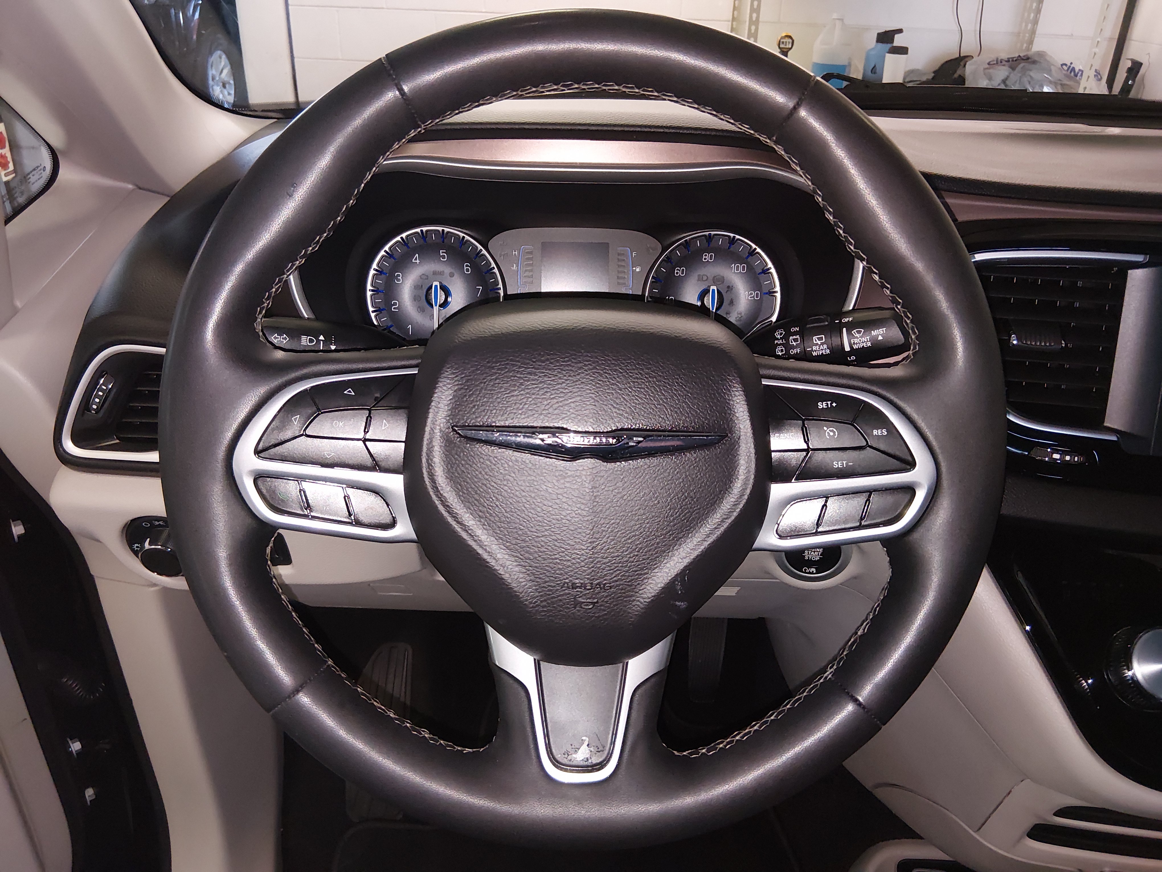 2024 Chrysler Voyager LX - Photo 12