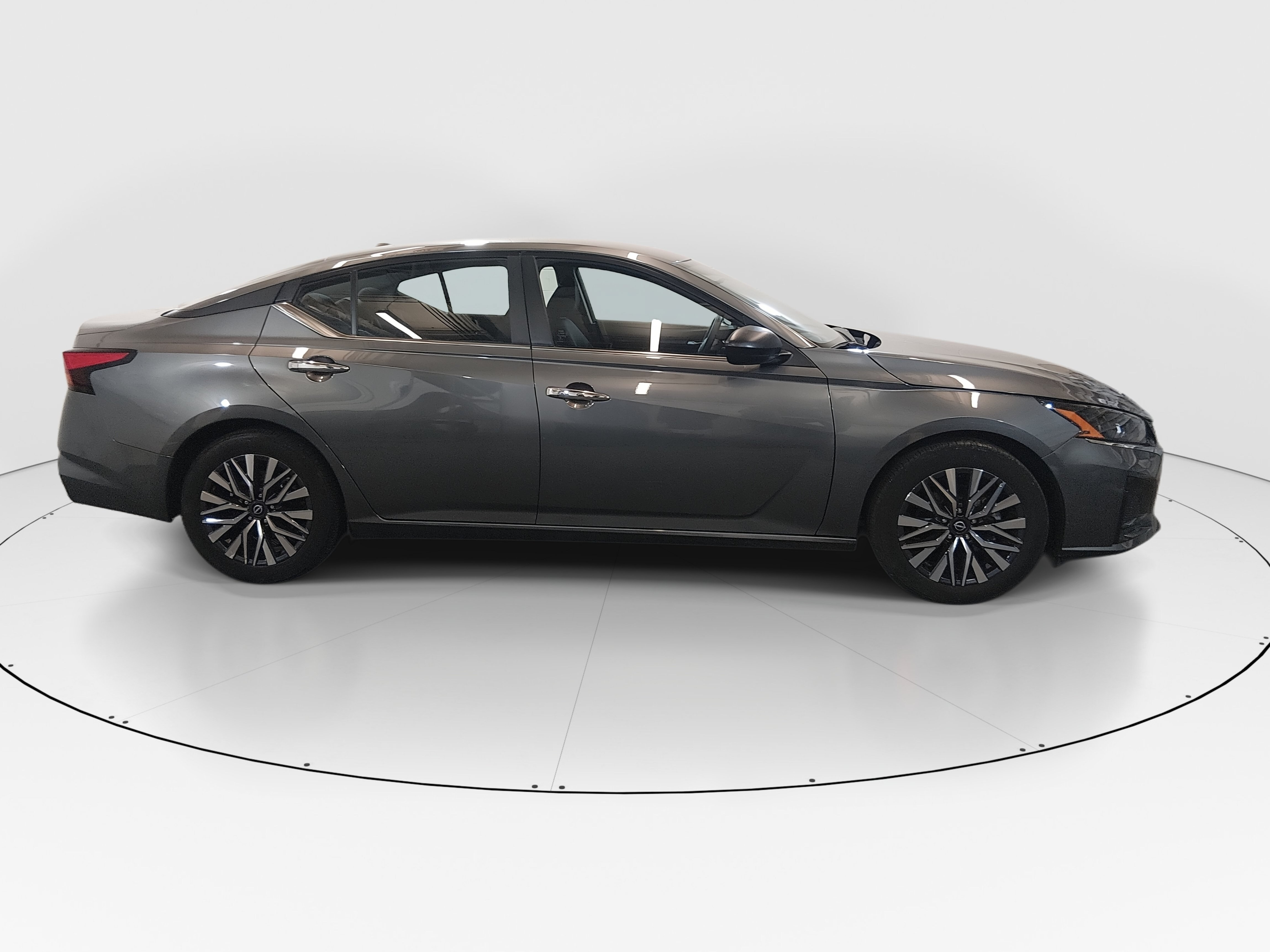 2025 Nissan Altima SV - Photo 8