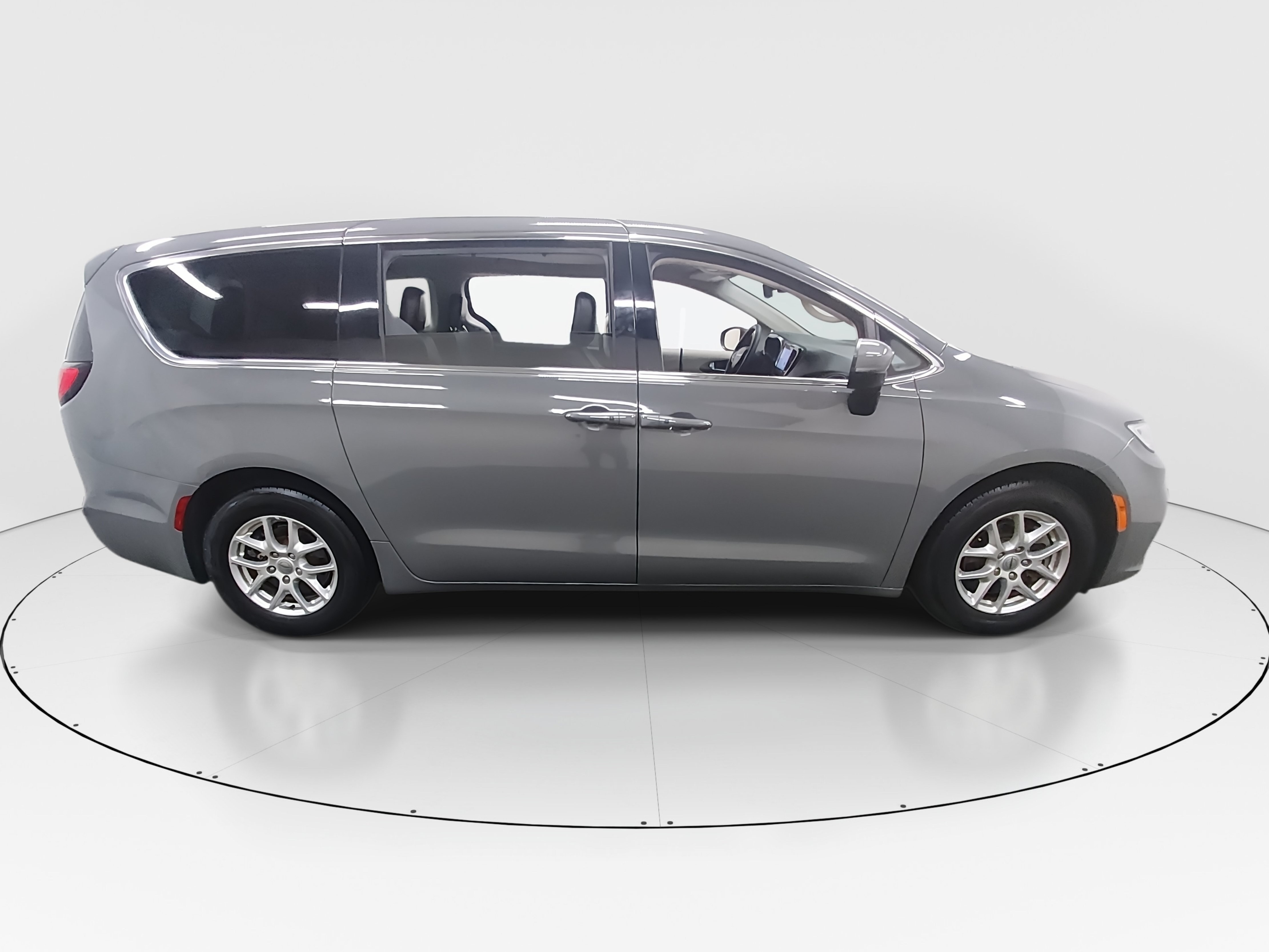 2023 Chrysler Pacifica Touring L - Photo 8