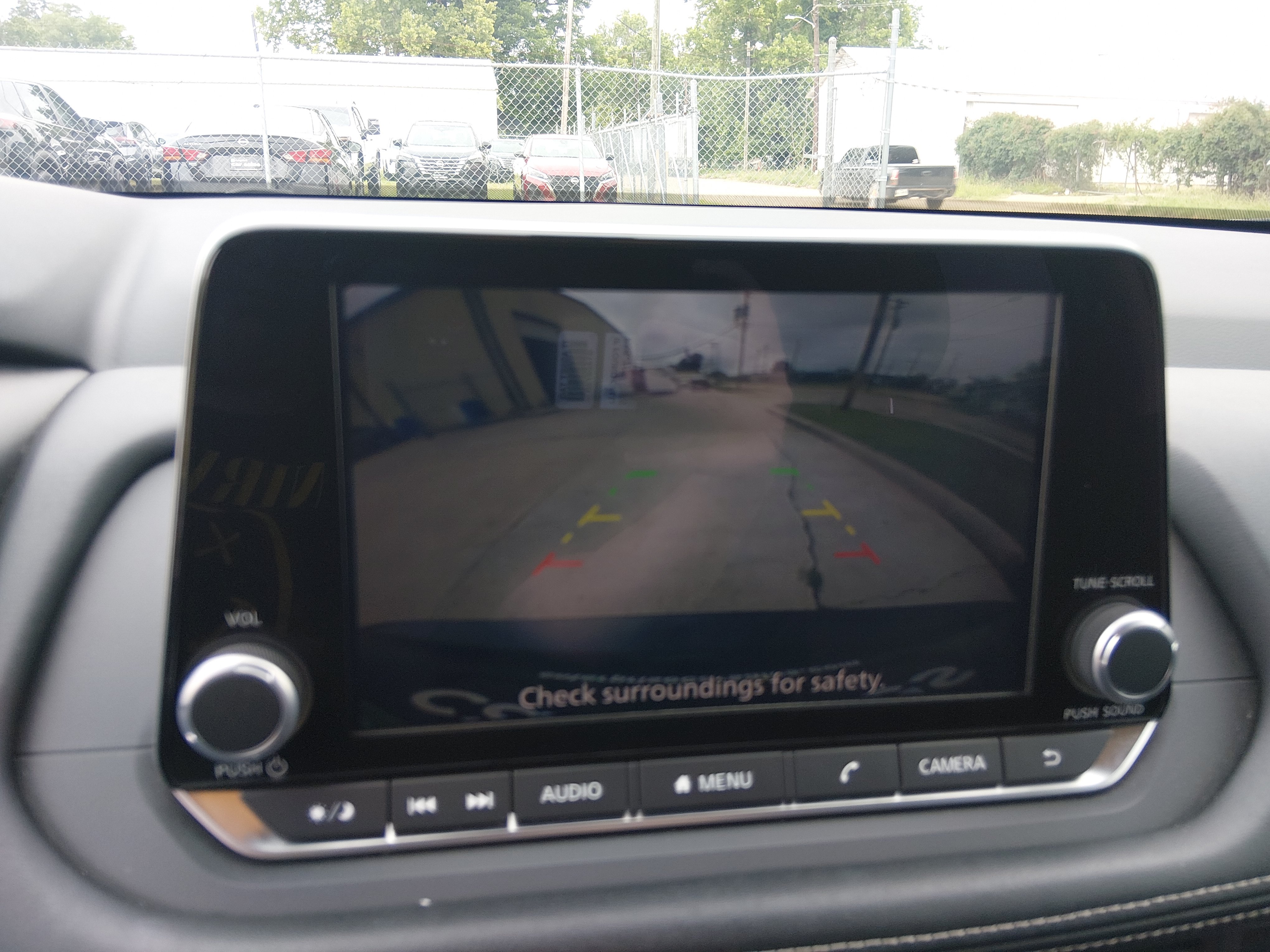 2025 Nissan Rogue SV - Photo 16