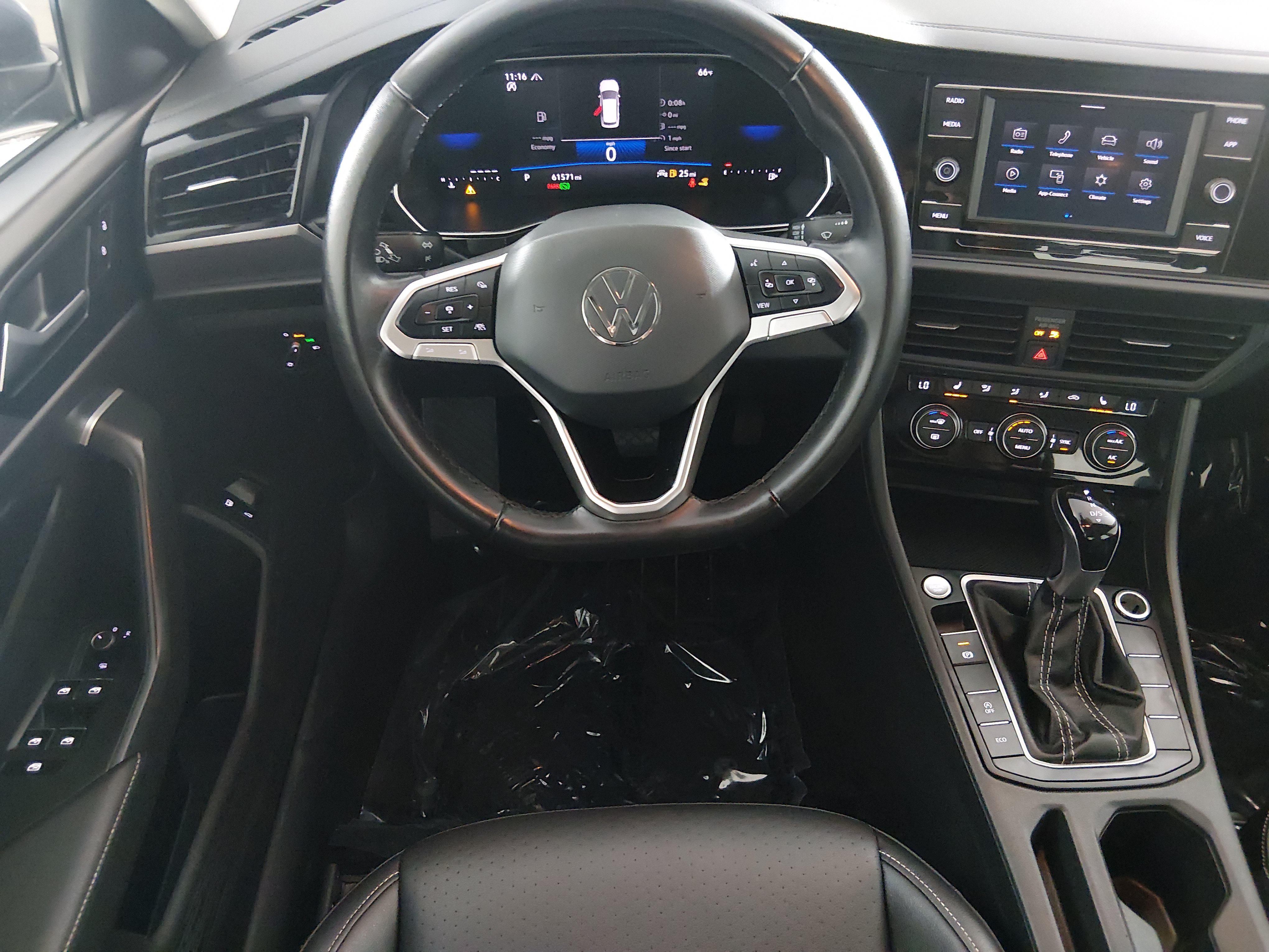 2024 Volkswagen Jetta SE - Photo 21