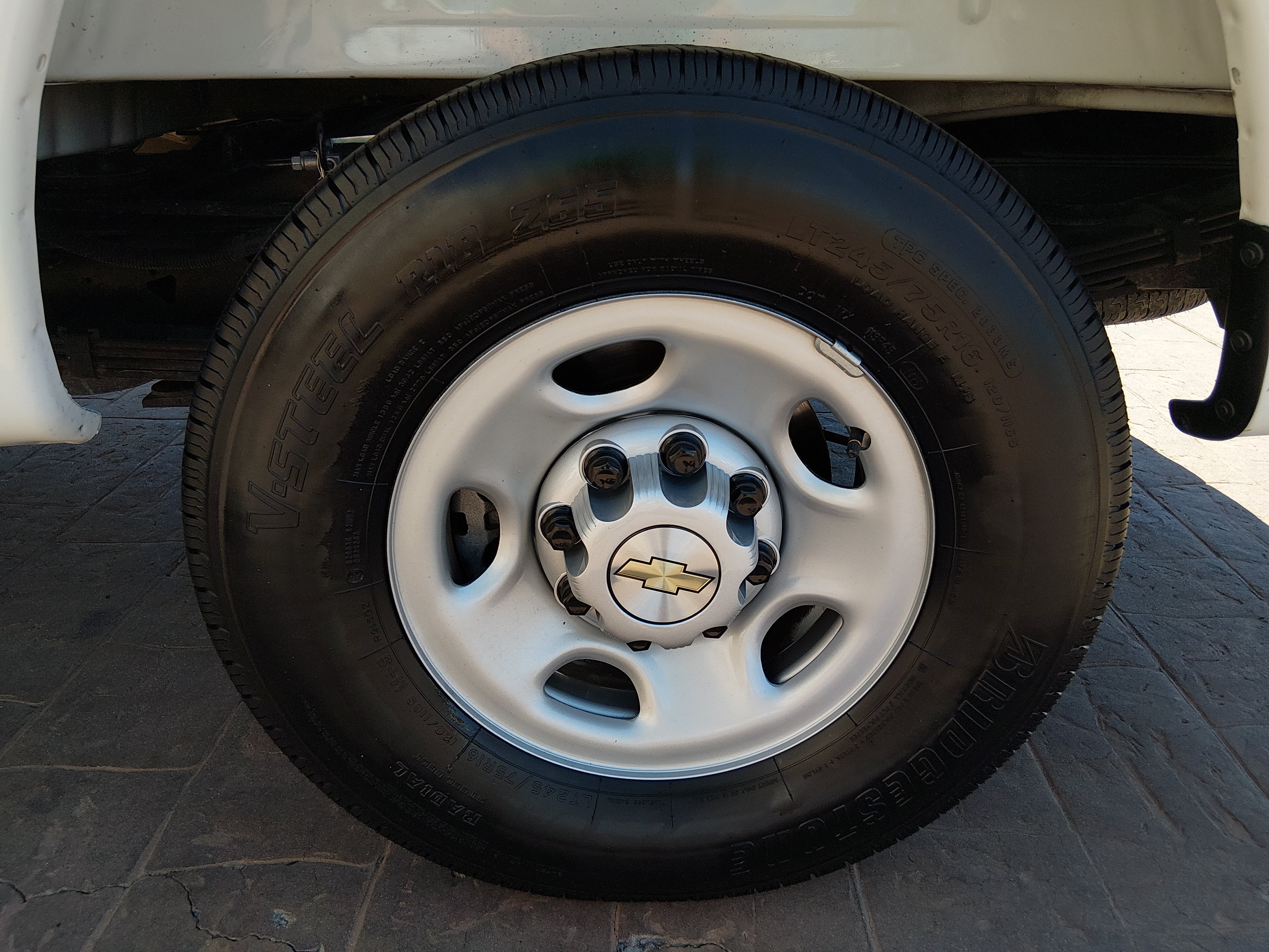 2025 Chevrolet Express Cargo Work Van - Photo 10