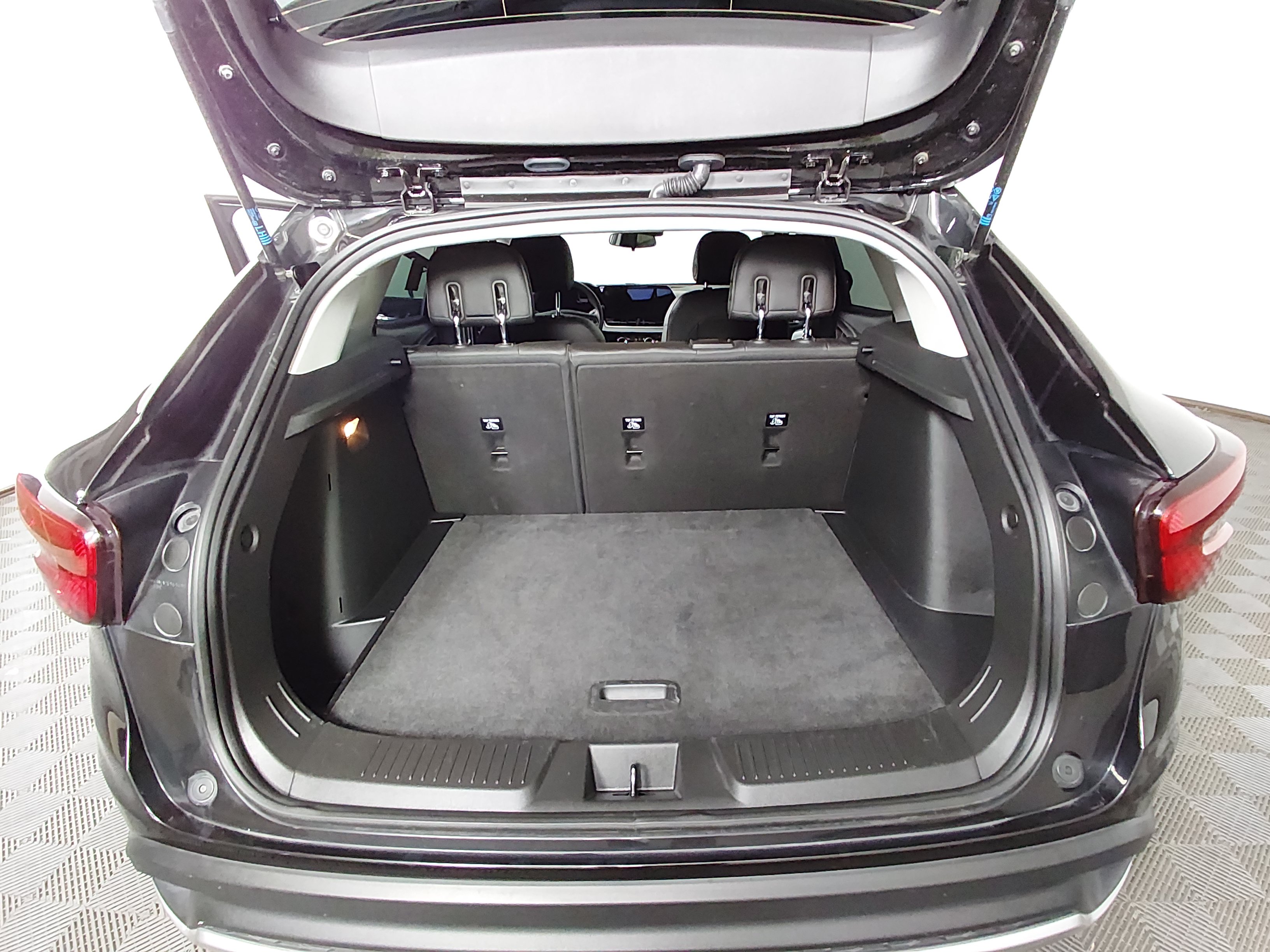 2025 Chevrolet Trax LT - Photo 11