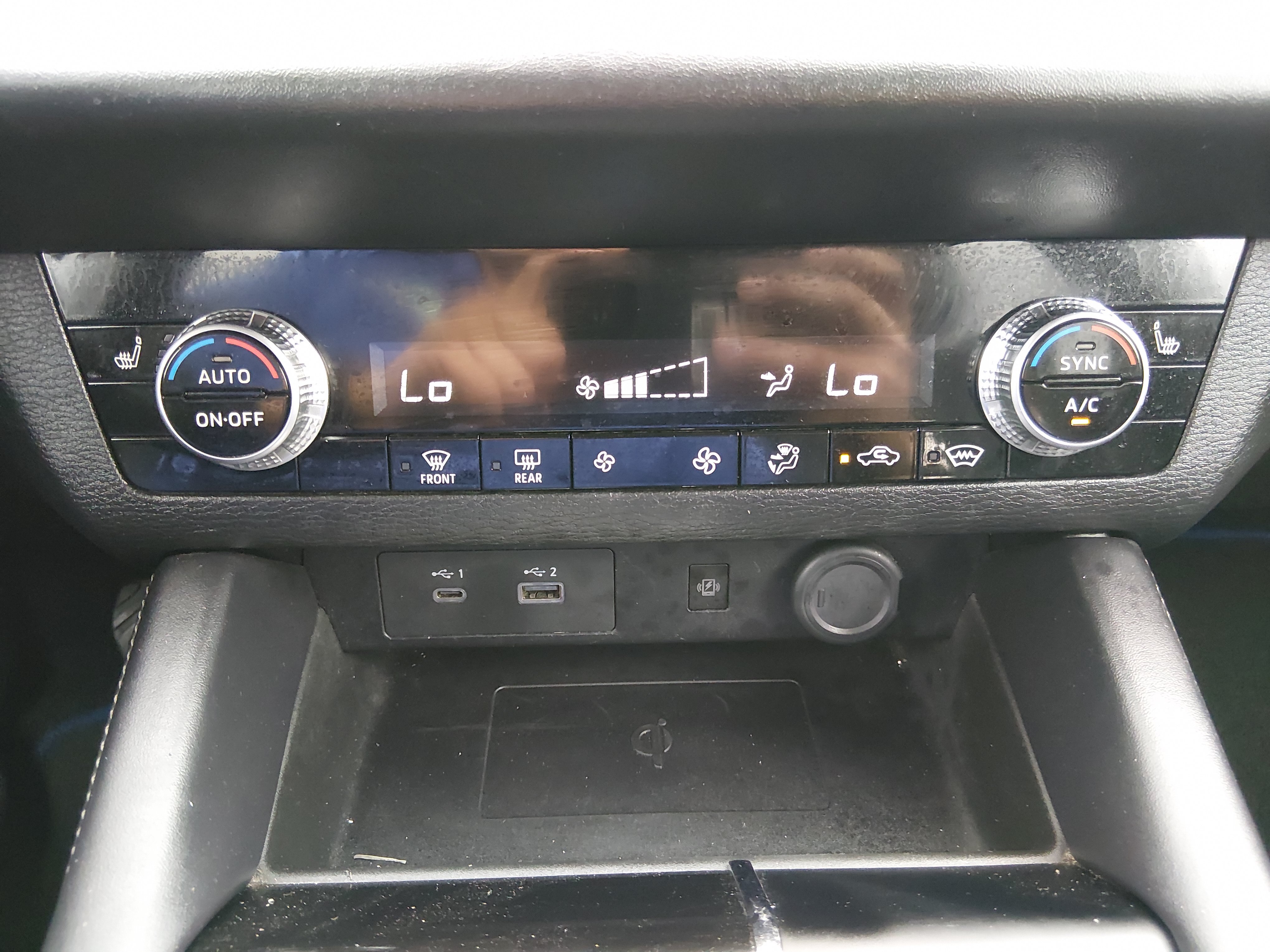 2024 Mitsubishi Outlander Plug-in Hybrid SE - Photo 19