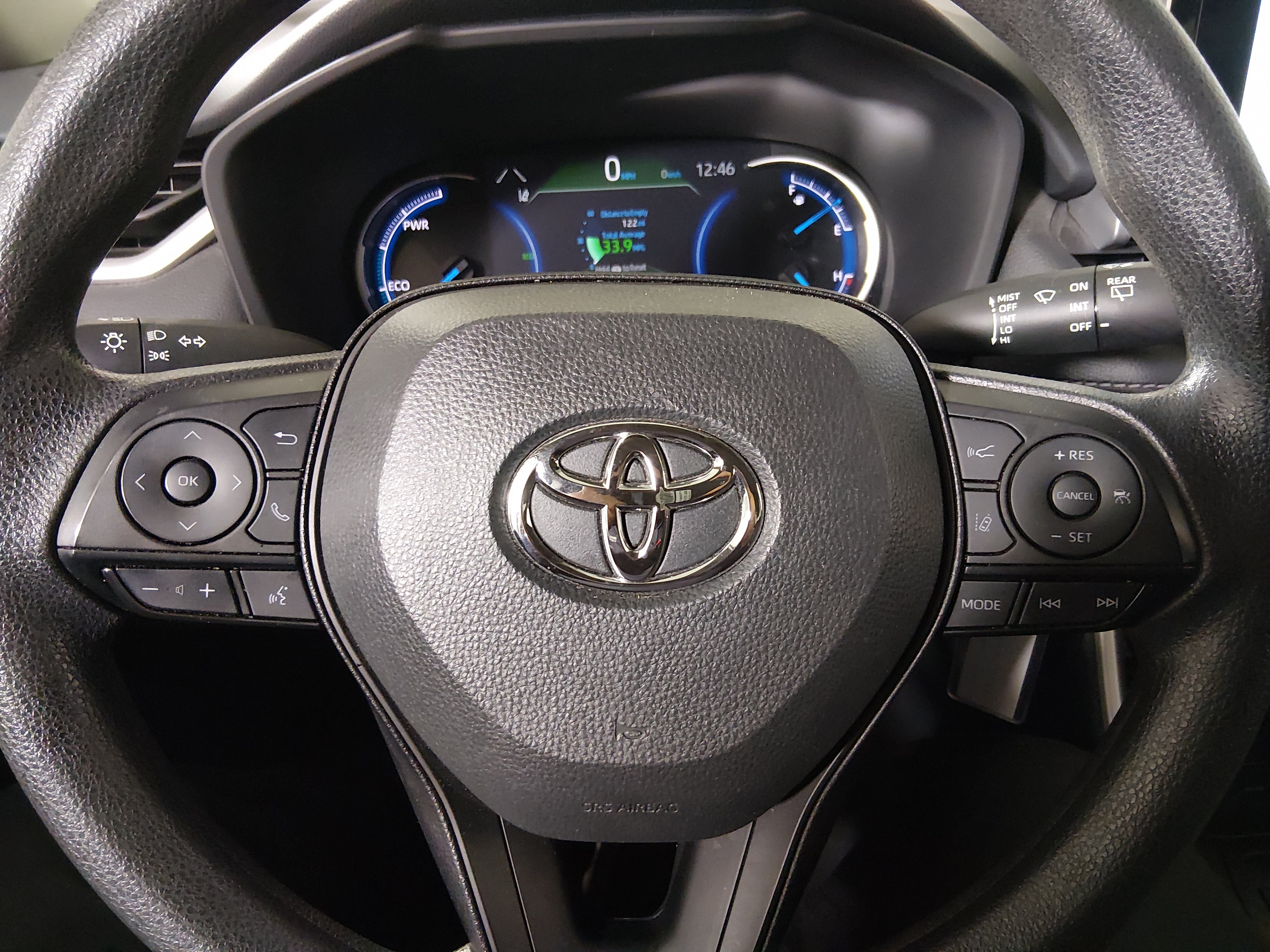 2025 Toyota RAV4 LE - Photo 12