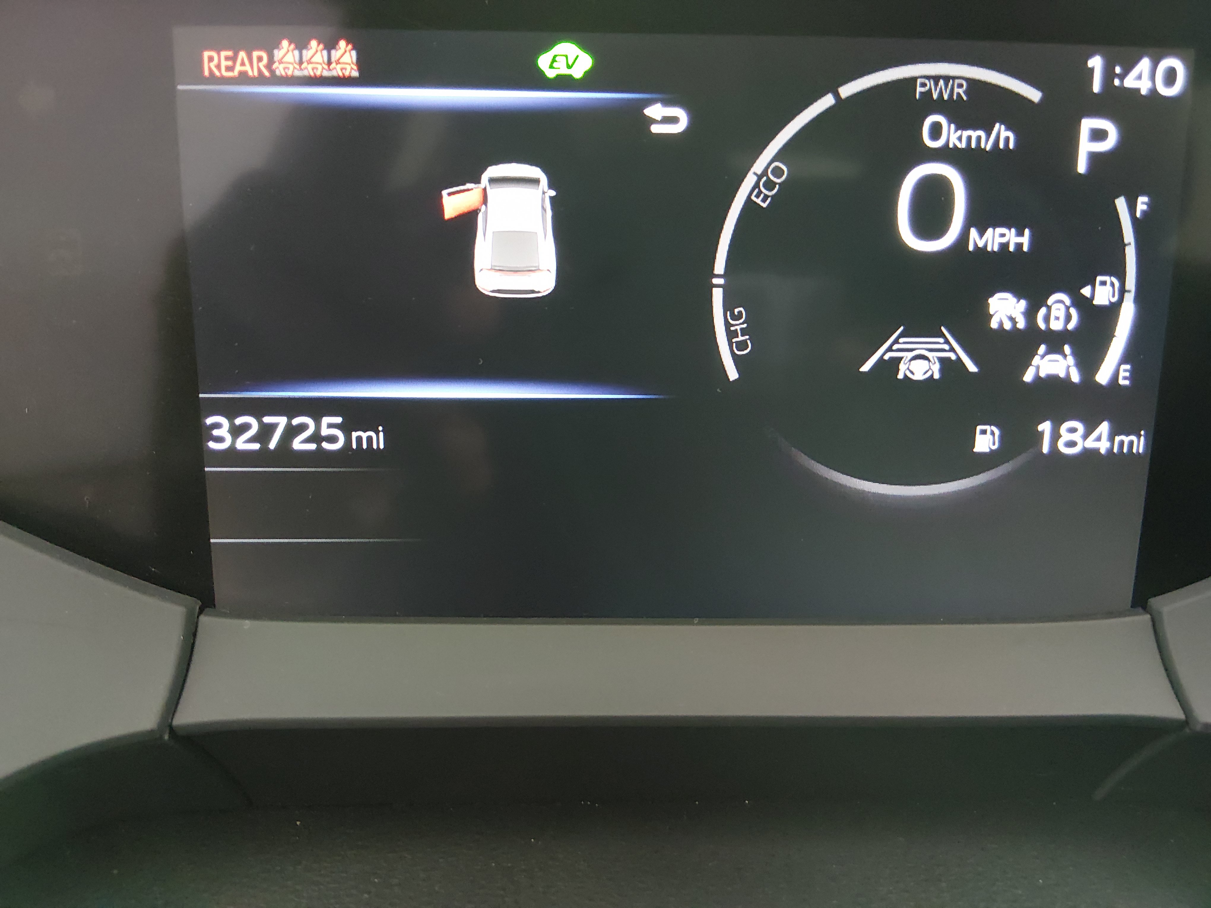 2025 Toyota Prius LE - Photo 14