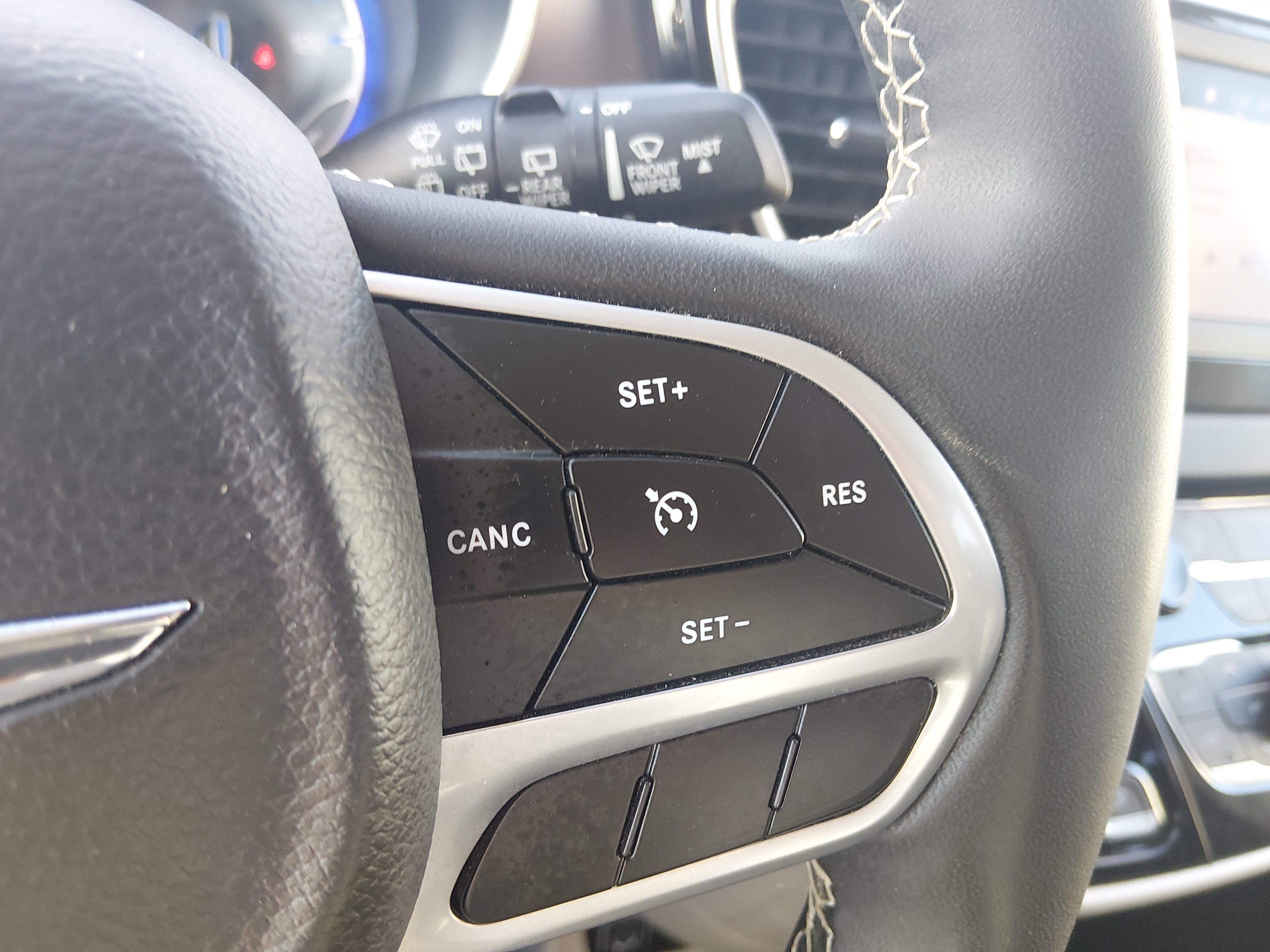 2023 Chrysler Voyager LX - Photo 12