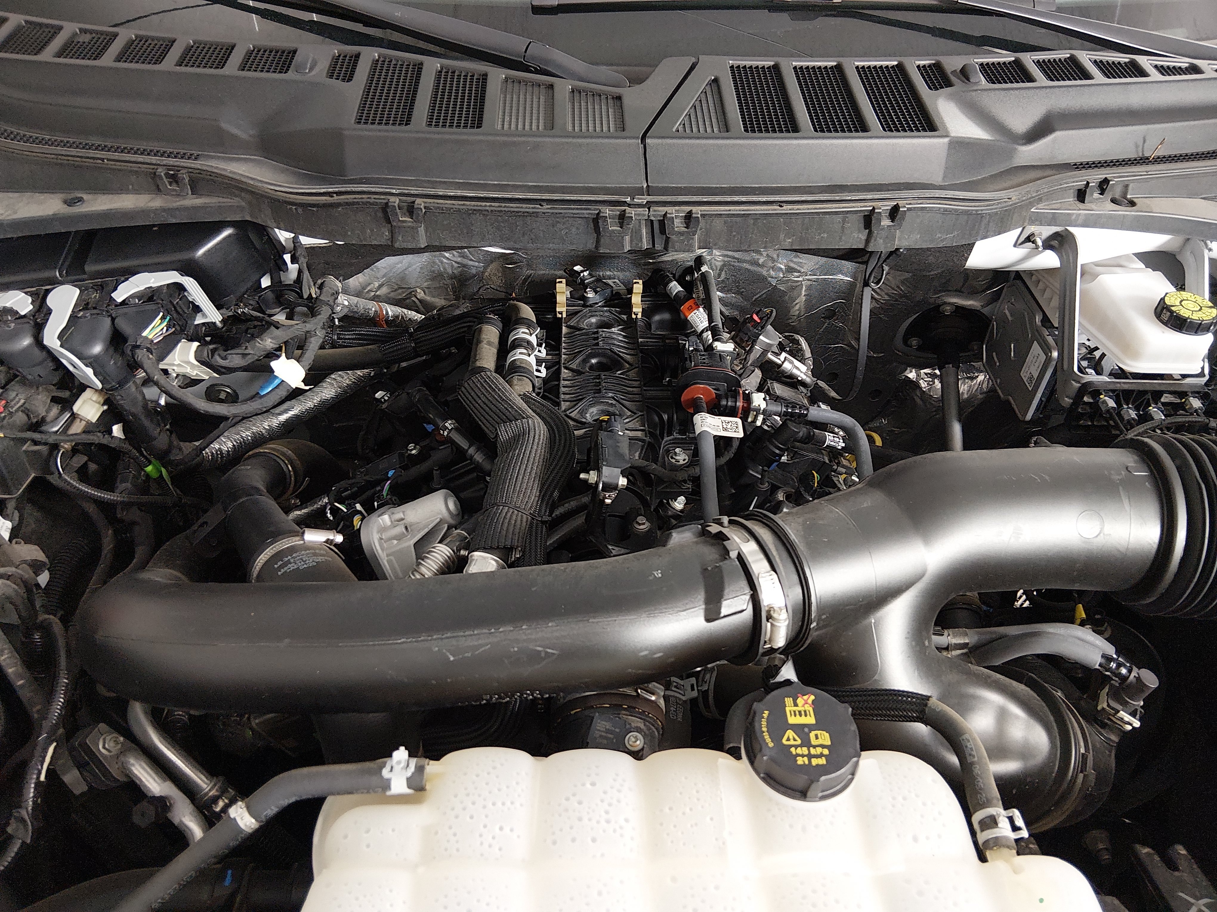 2025 Ford F-150 XLT - Photo 9