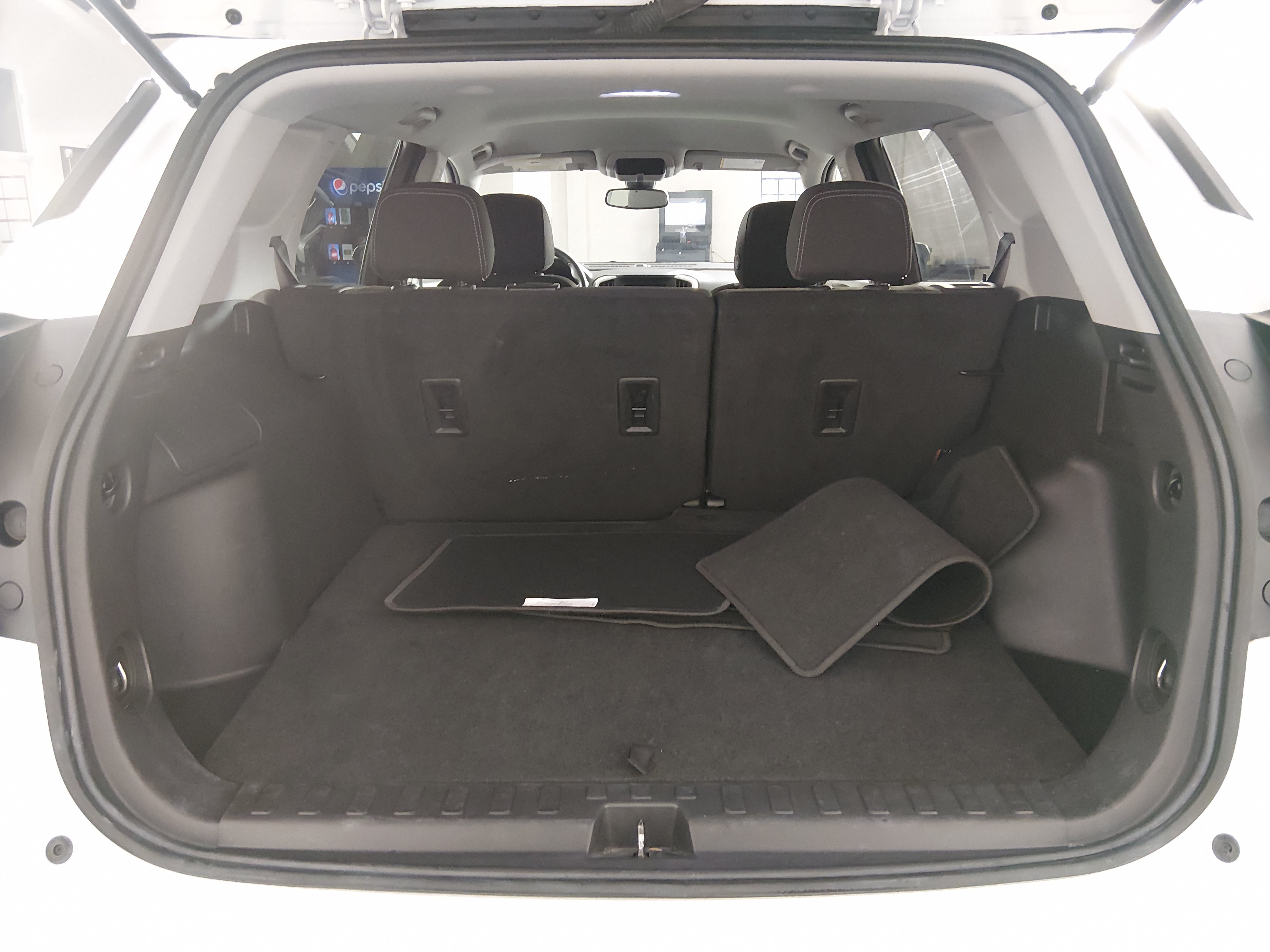 2024 GMC Terrain SLE - Photo 11