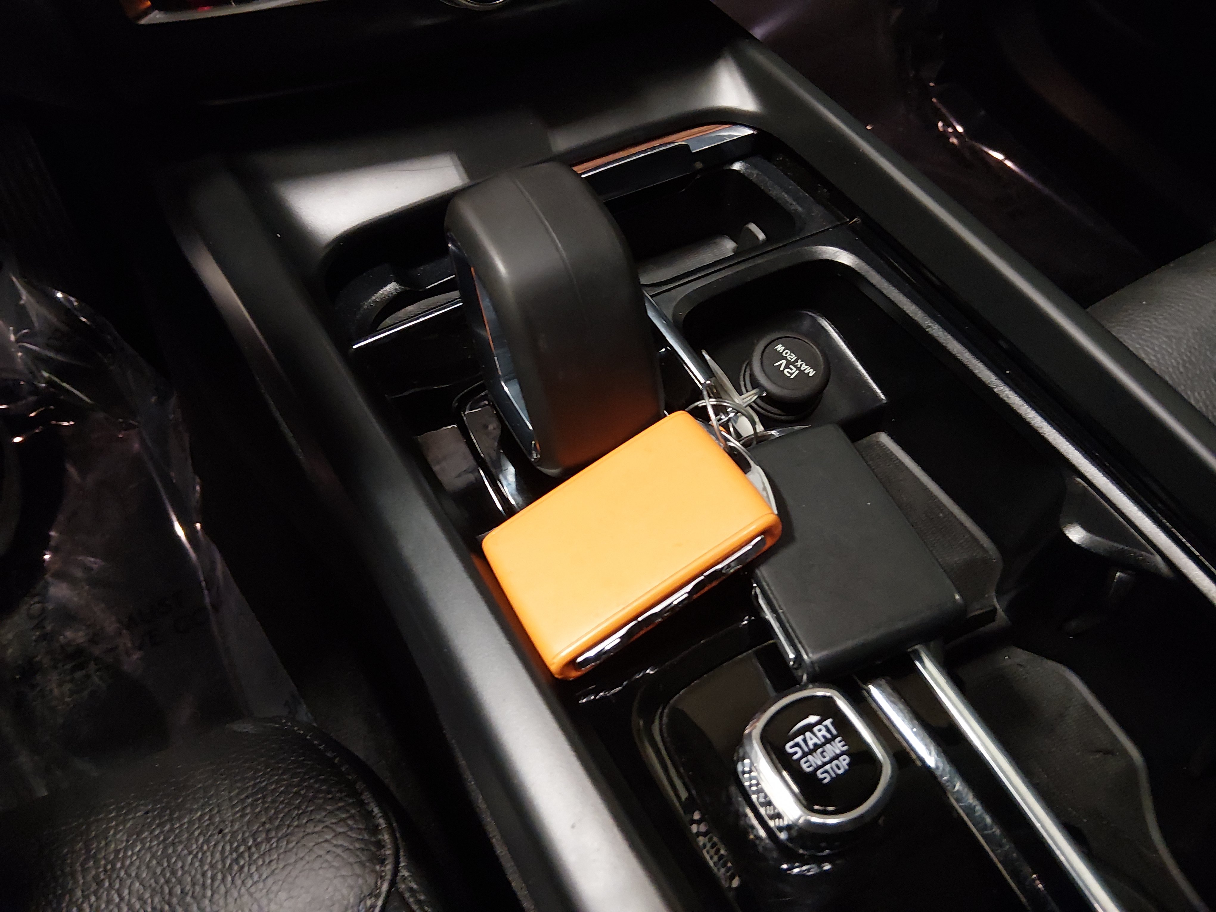 2024 Volvo XC60 Plus - Photo 15