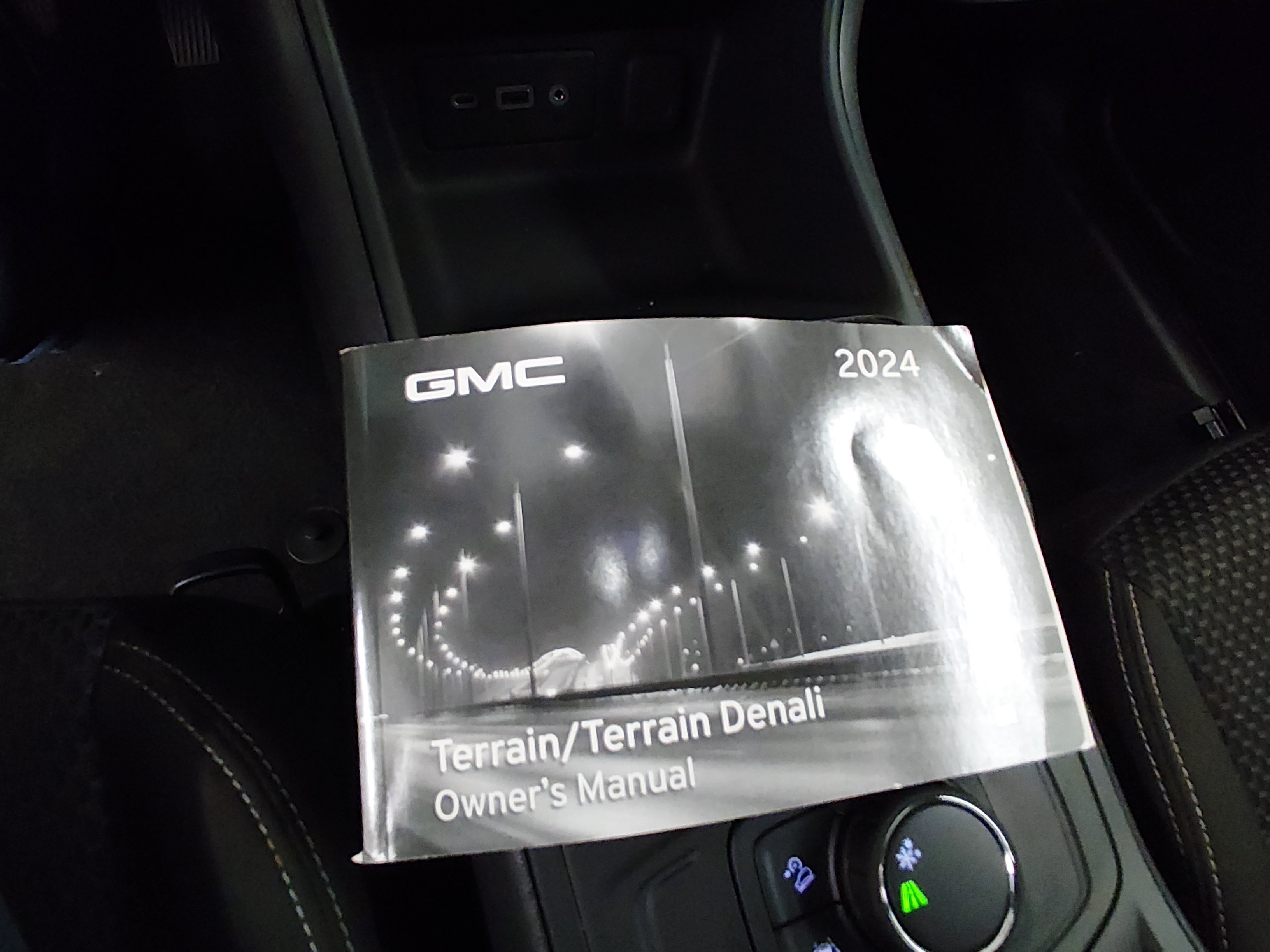 2024 GMC Terrain SLE - Photo 17