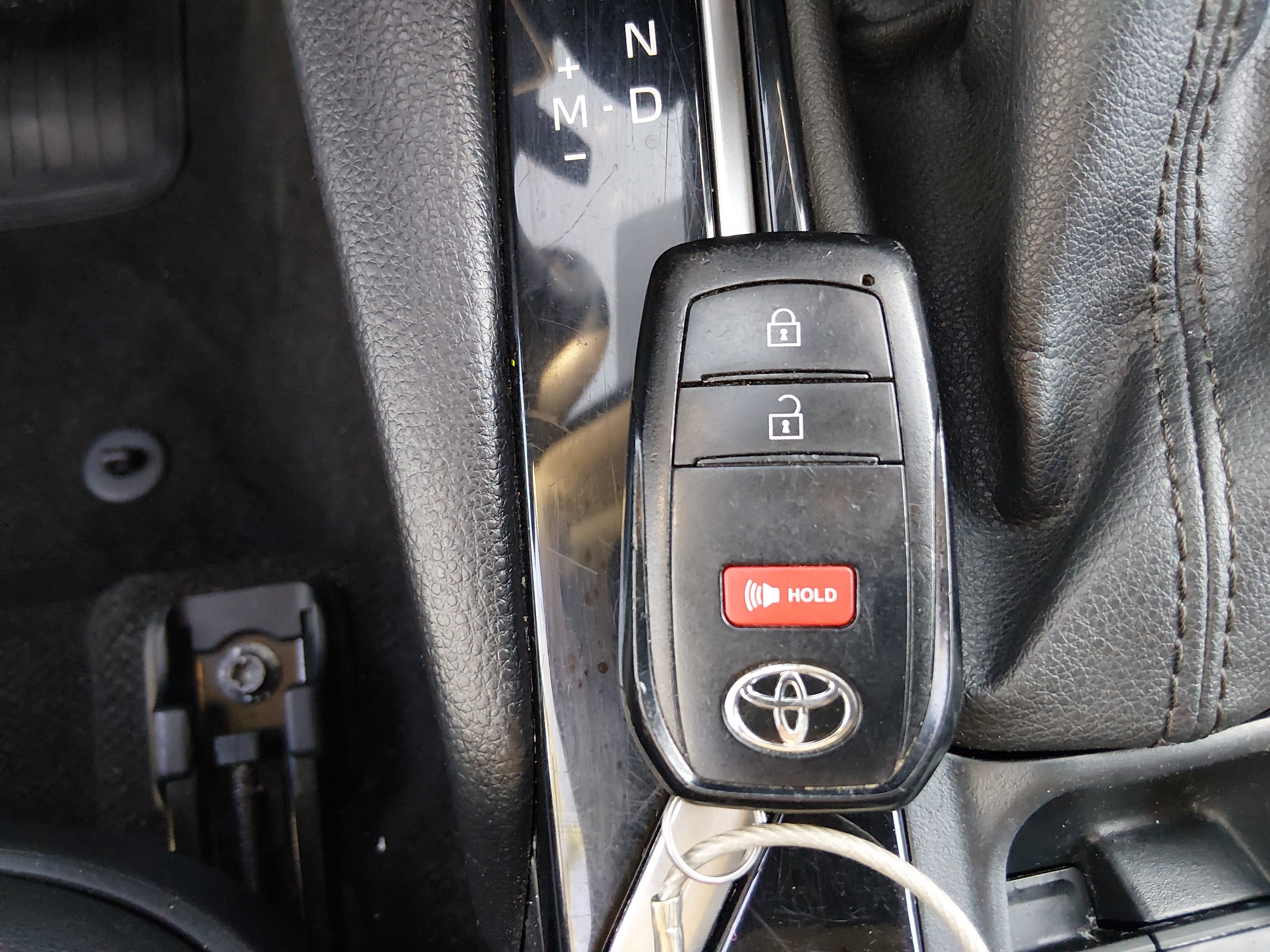 2024 Toyota Corolla Cross XLE - Photo 15