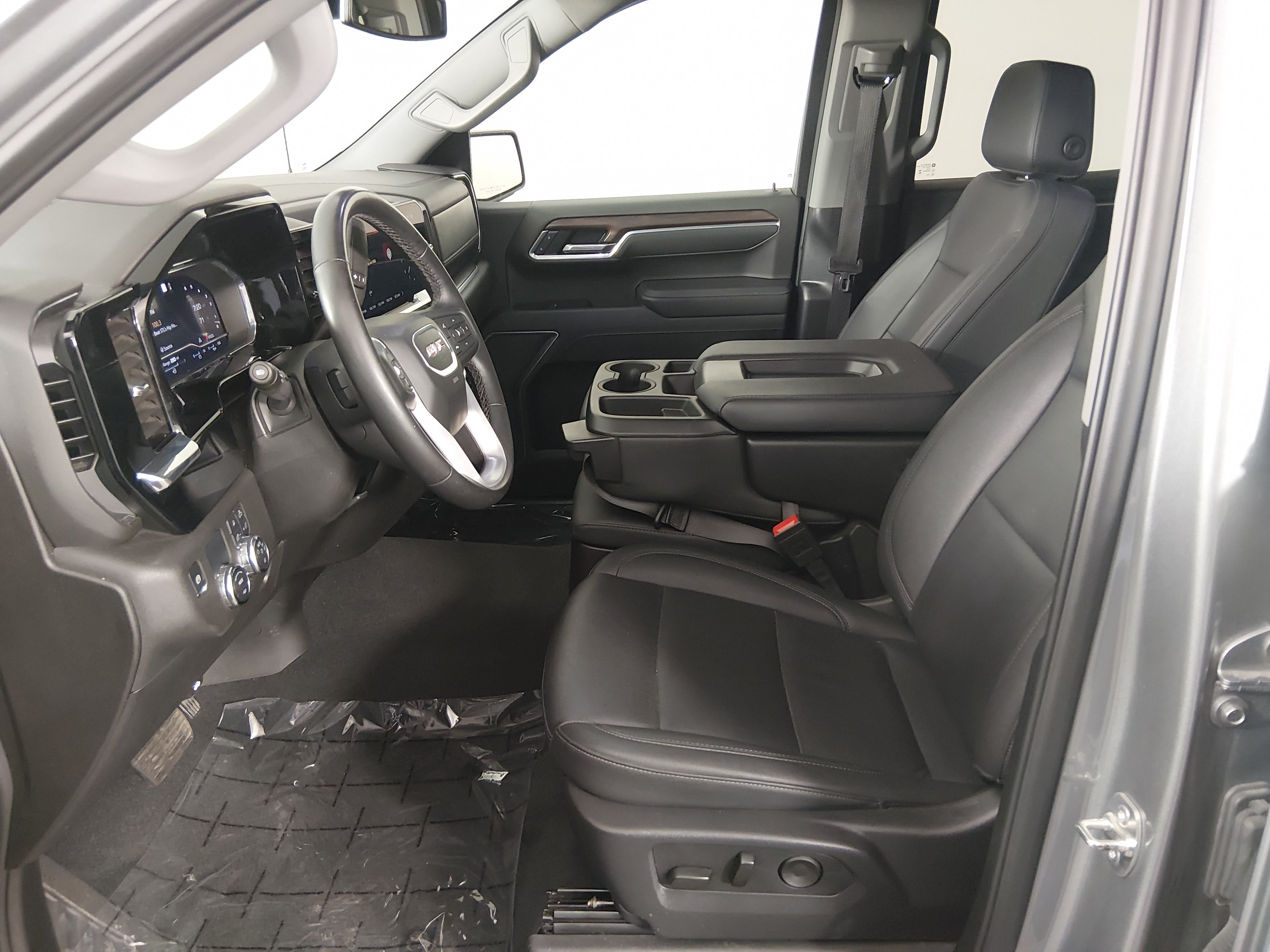 2025 GMC Sierra 1500 SLT - Photo 21