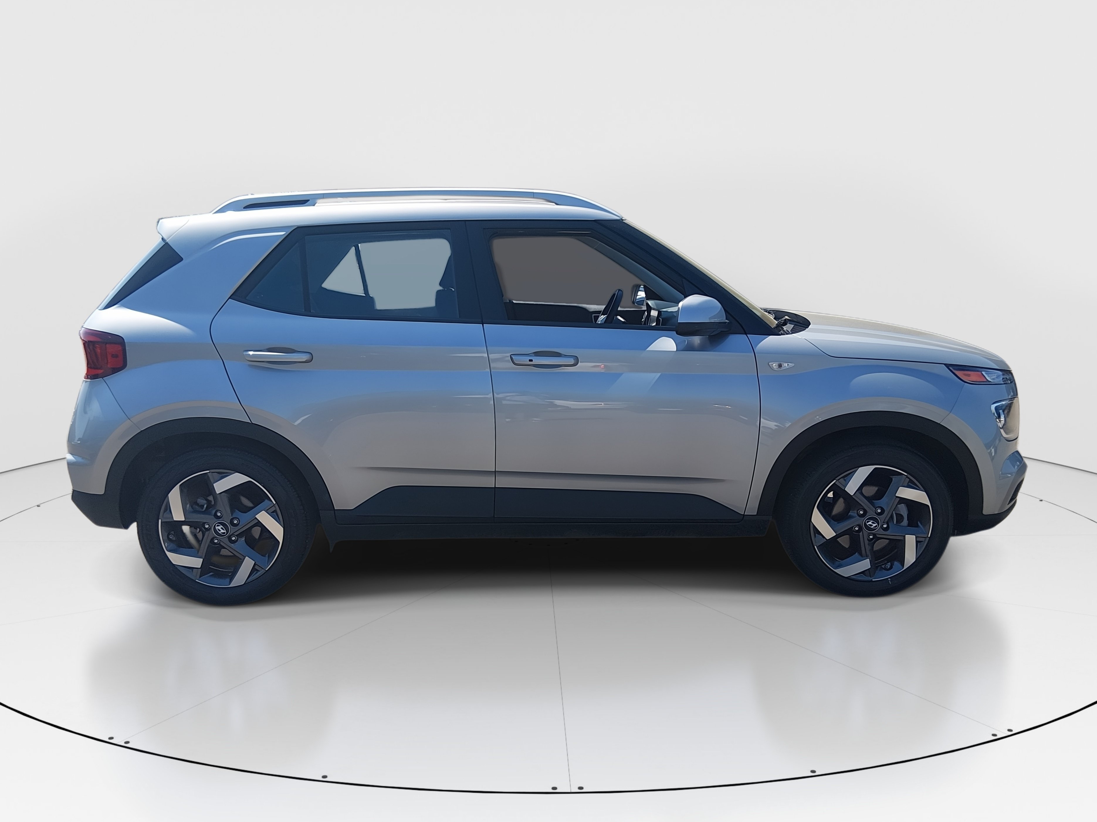 2025 Hyundai Venue SEL - Photo 8