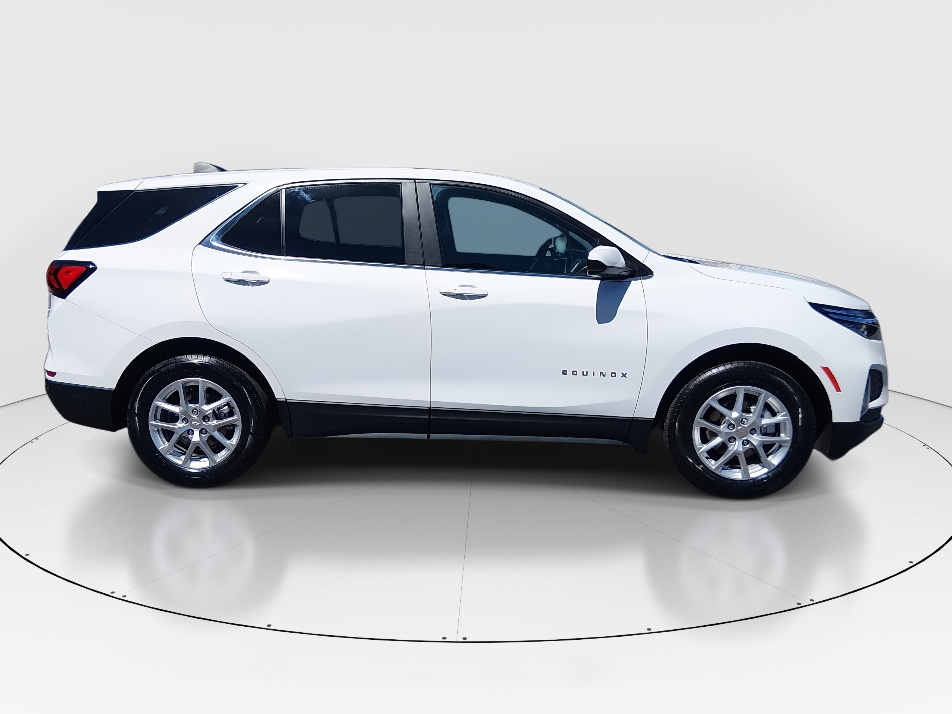 2024 Chevrolet Equinox LT - Photo 8