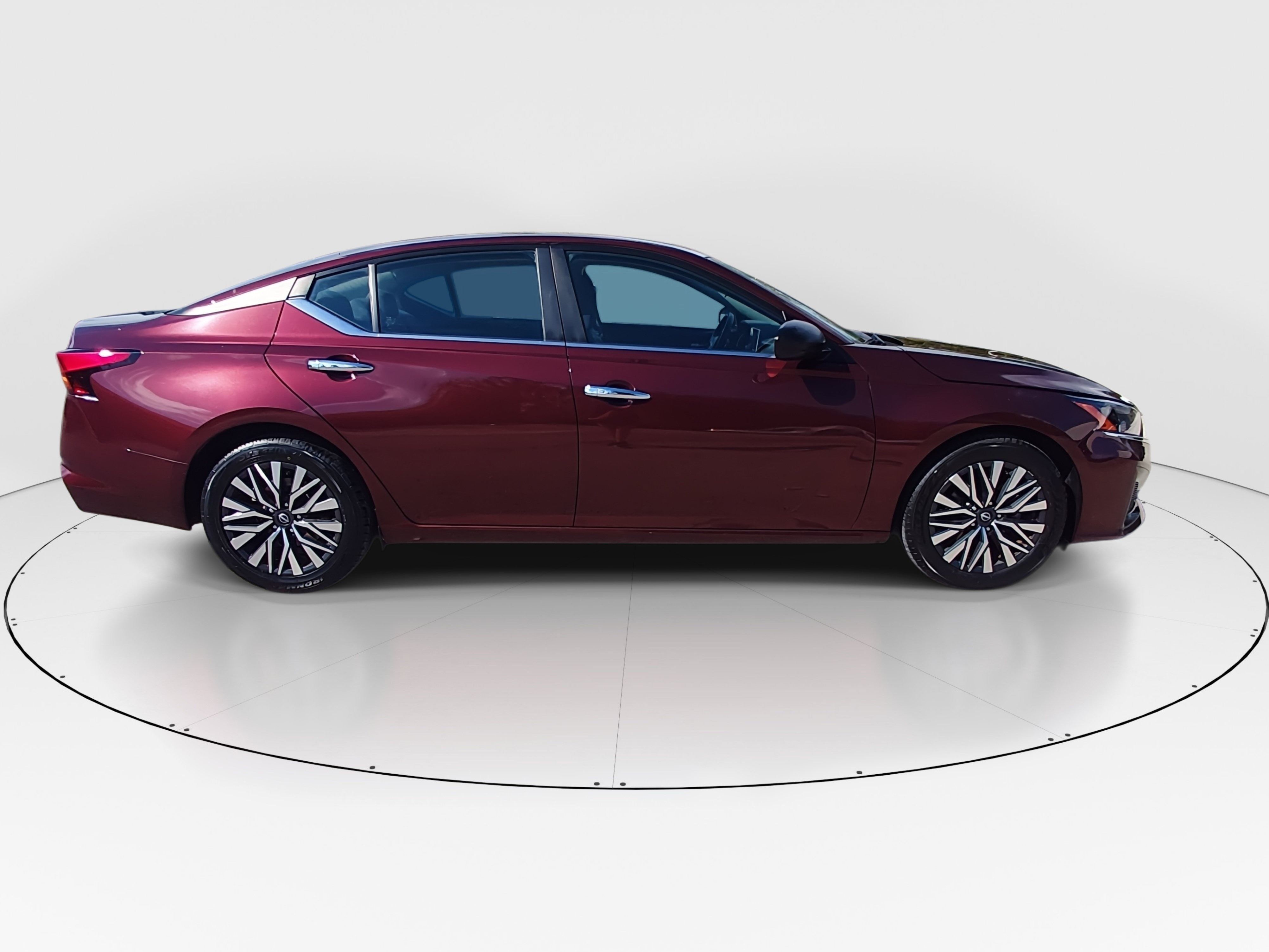 2025 Nissan Altima SV - Photo 8