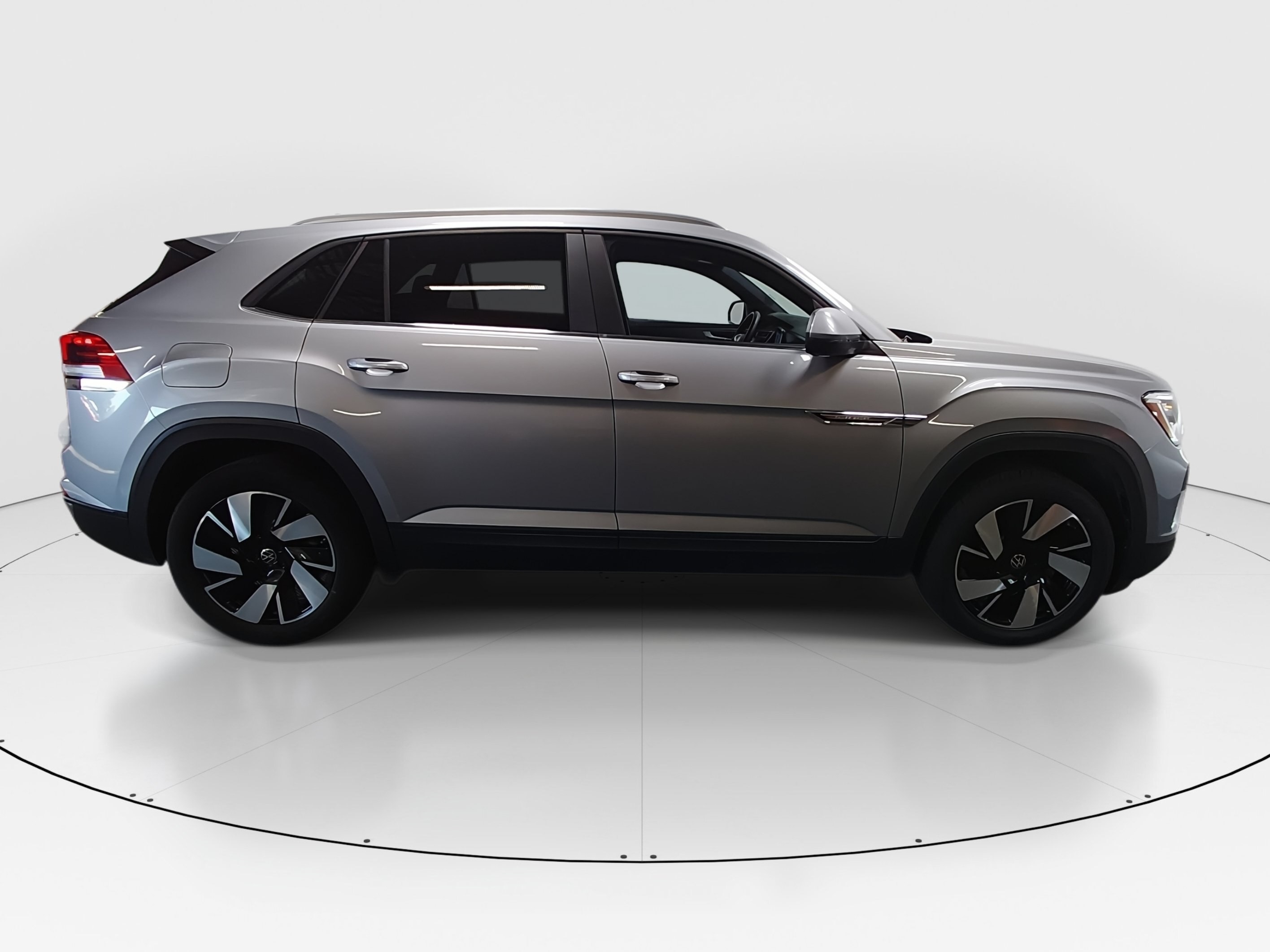 2025 Volkswagen Atlas Cross Sport SE w/Tech - Photo 8