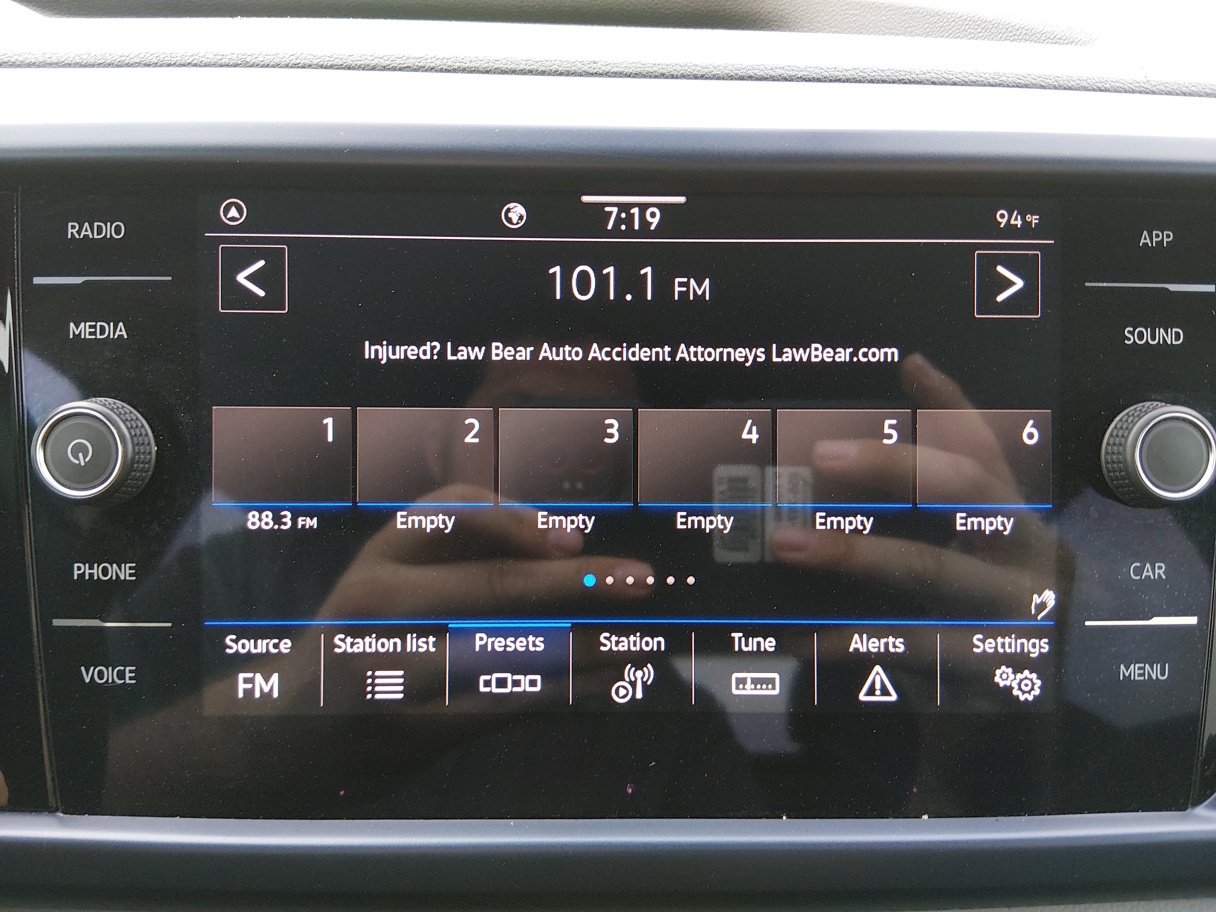 2024 Volkswagen Taos SE - Photo 18