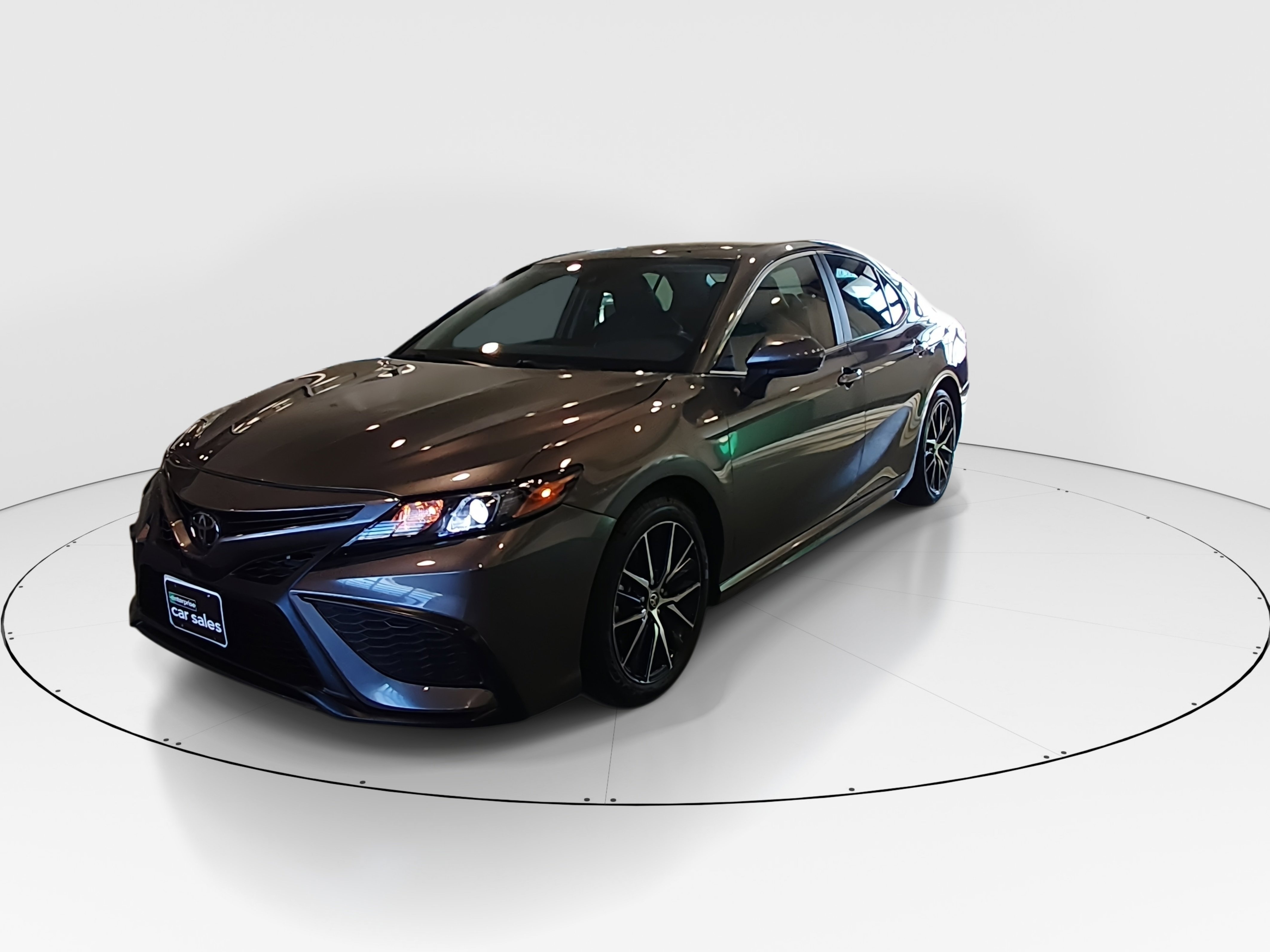 2024 Toyota Camry SE - Photo 3