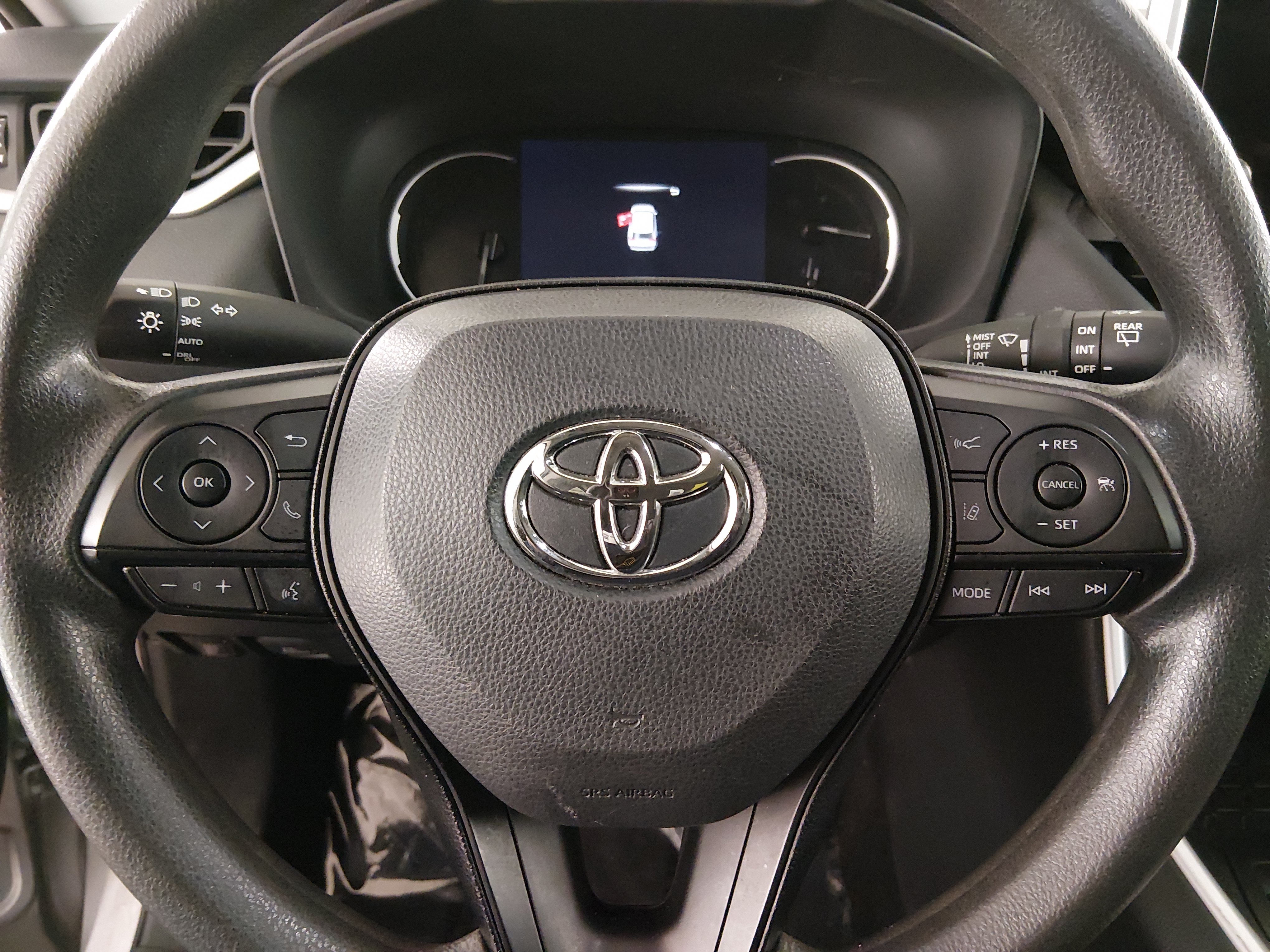 2024 Toyota RAV4 XLE - Photo 12