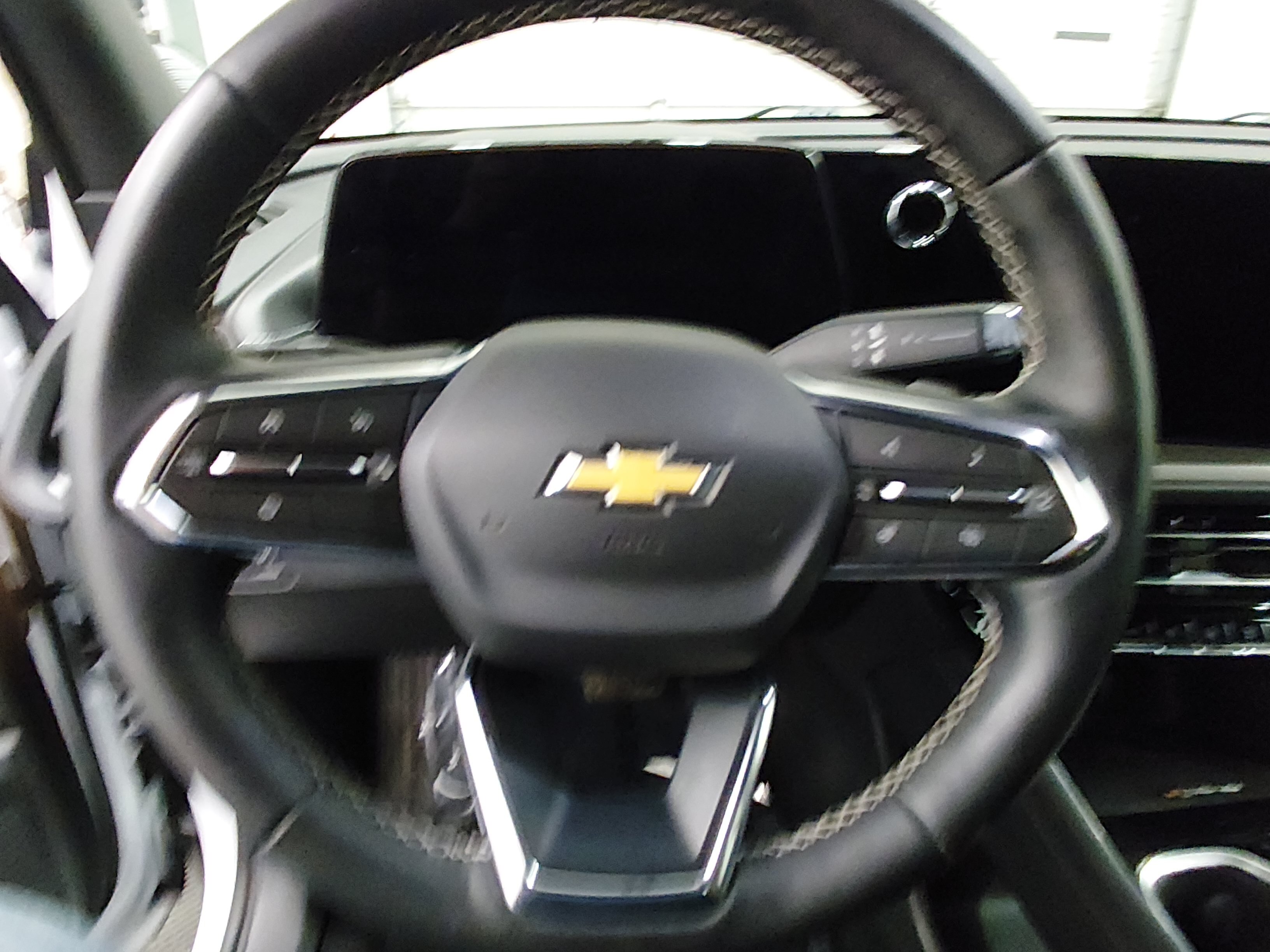 2025 Chevrolet Traverse LT - Photo 12
