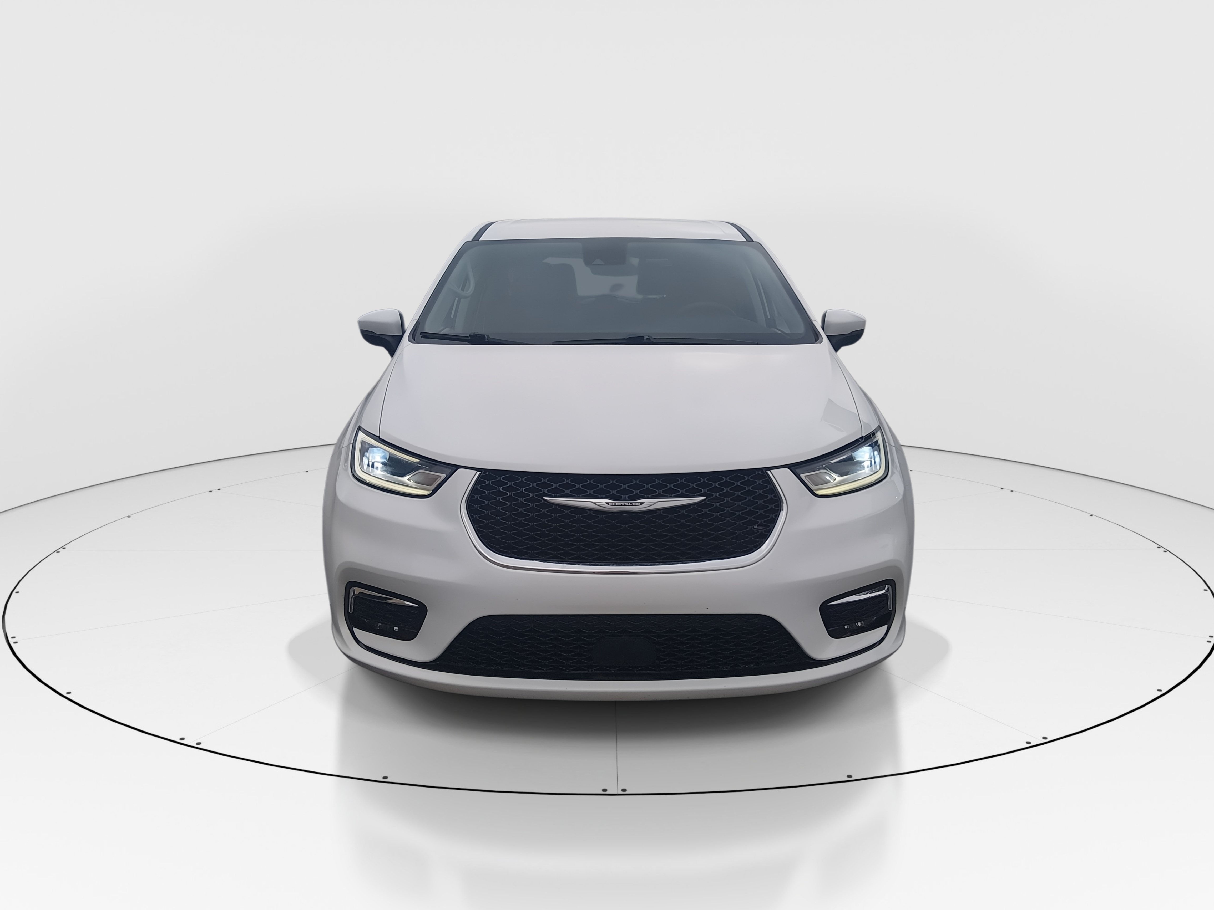 2023 Chrysler Pacifica Touring L - Photo 2