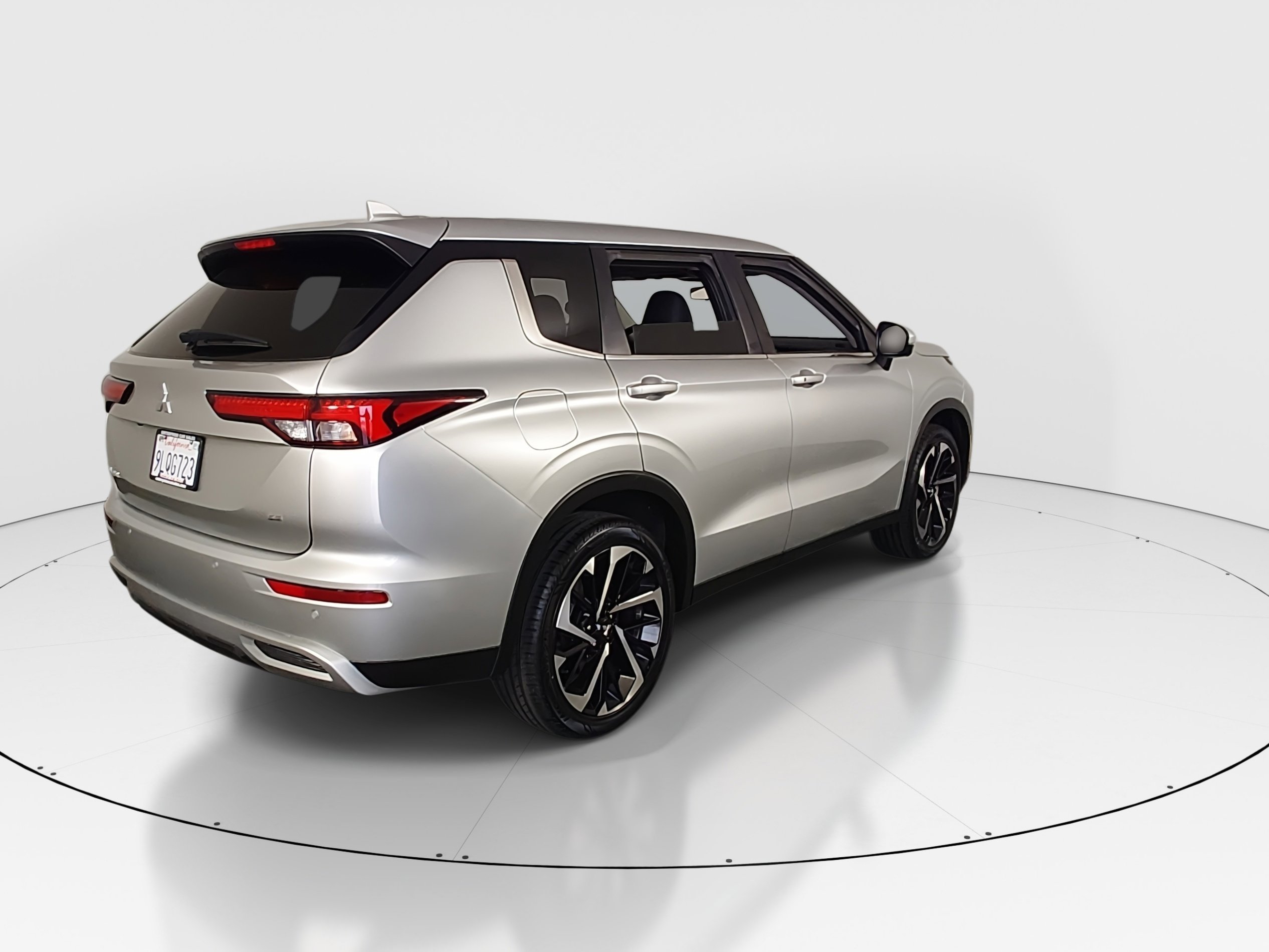 2024 Mitsubishi Outlander SE - Photo 7