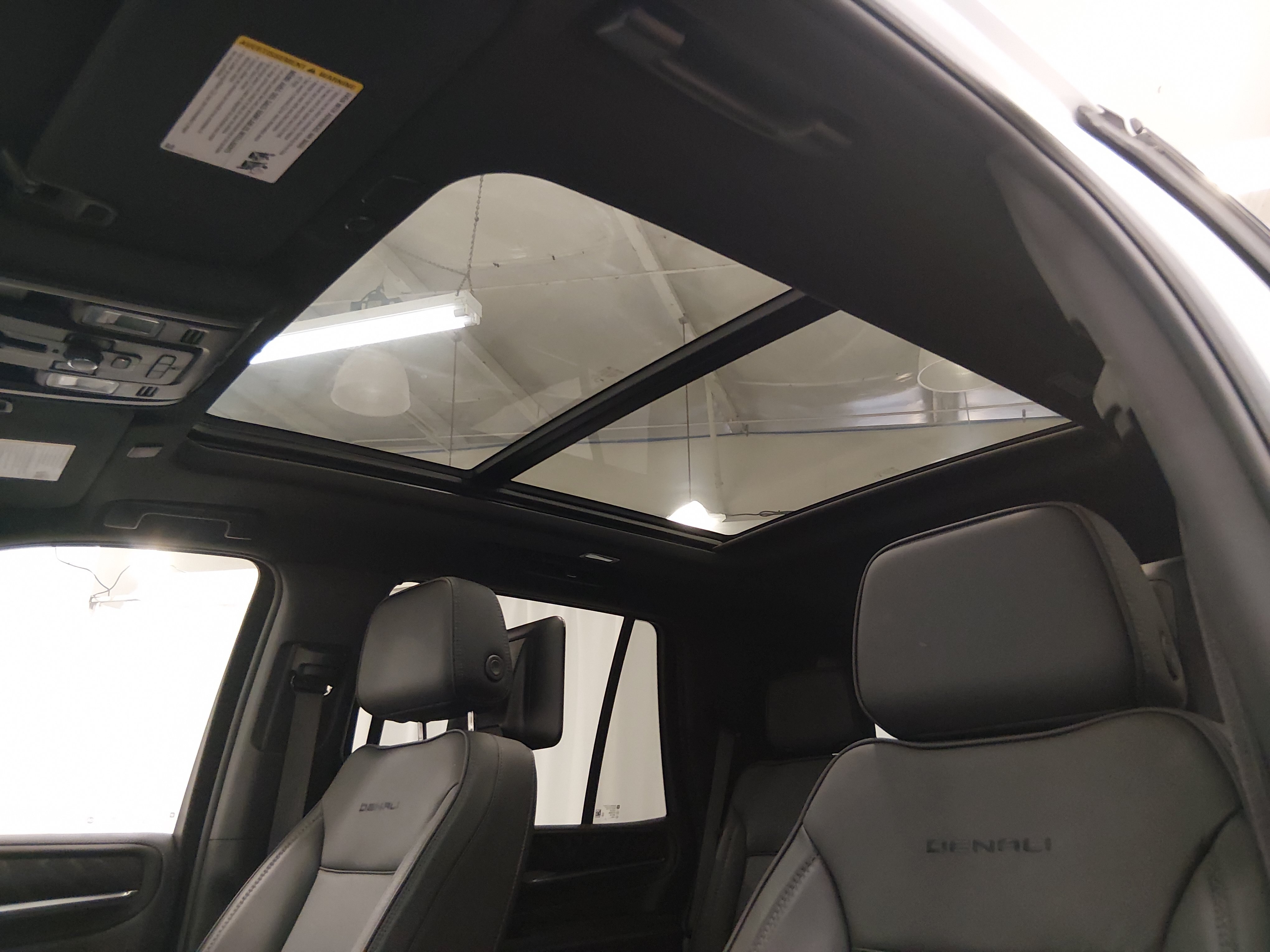 2024 GMC Yukon Denali - Photo 22