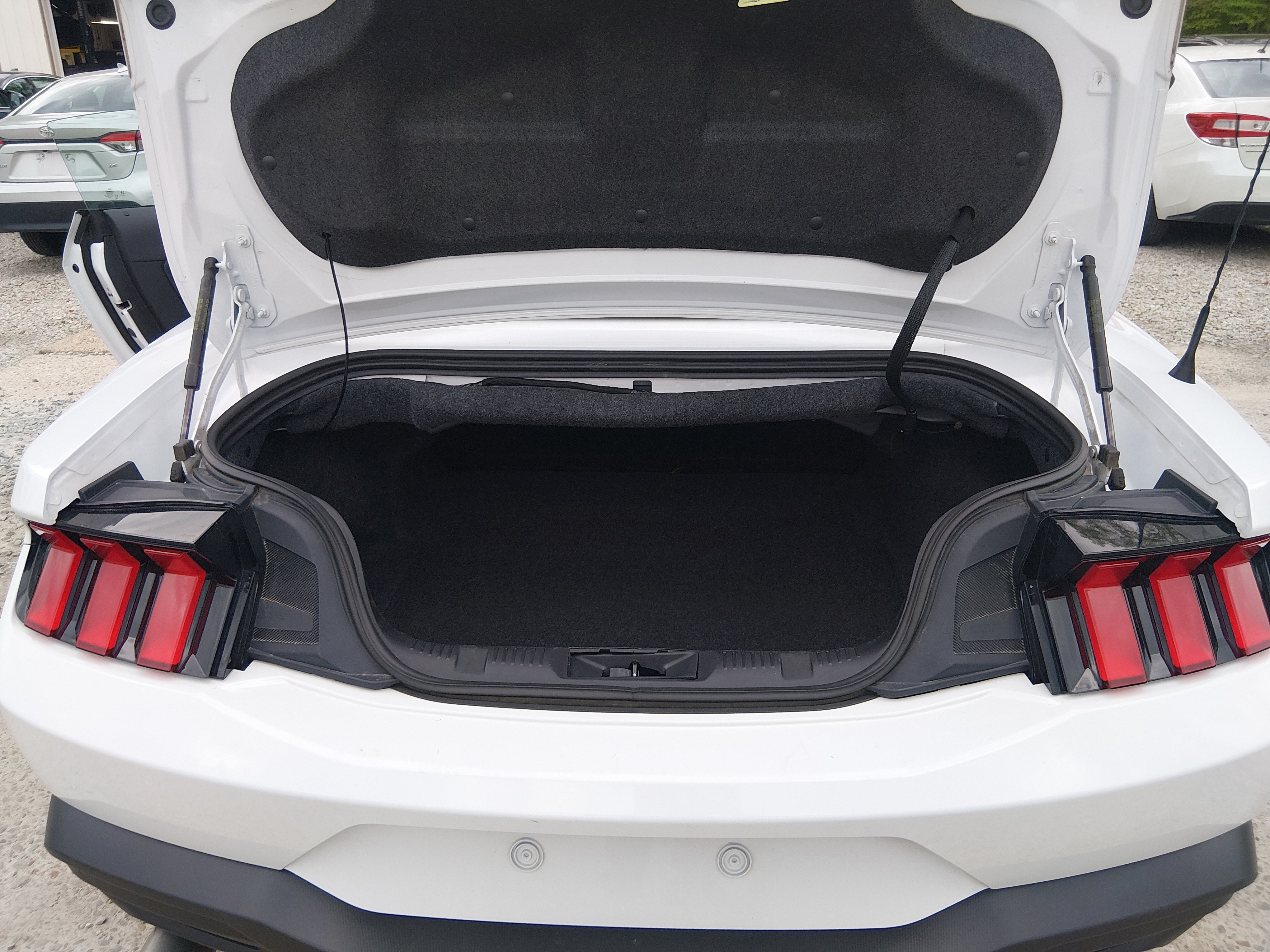 2024 Ford Mustang EcoBoost Premium - Photo 11