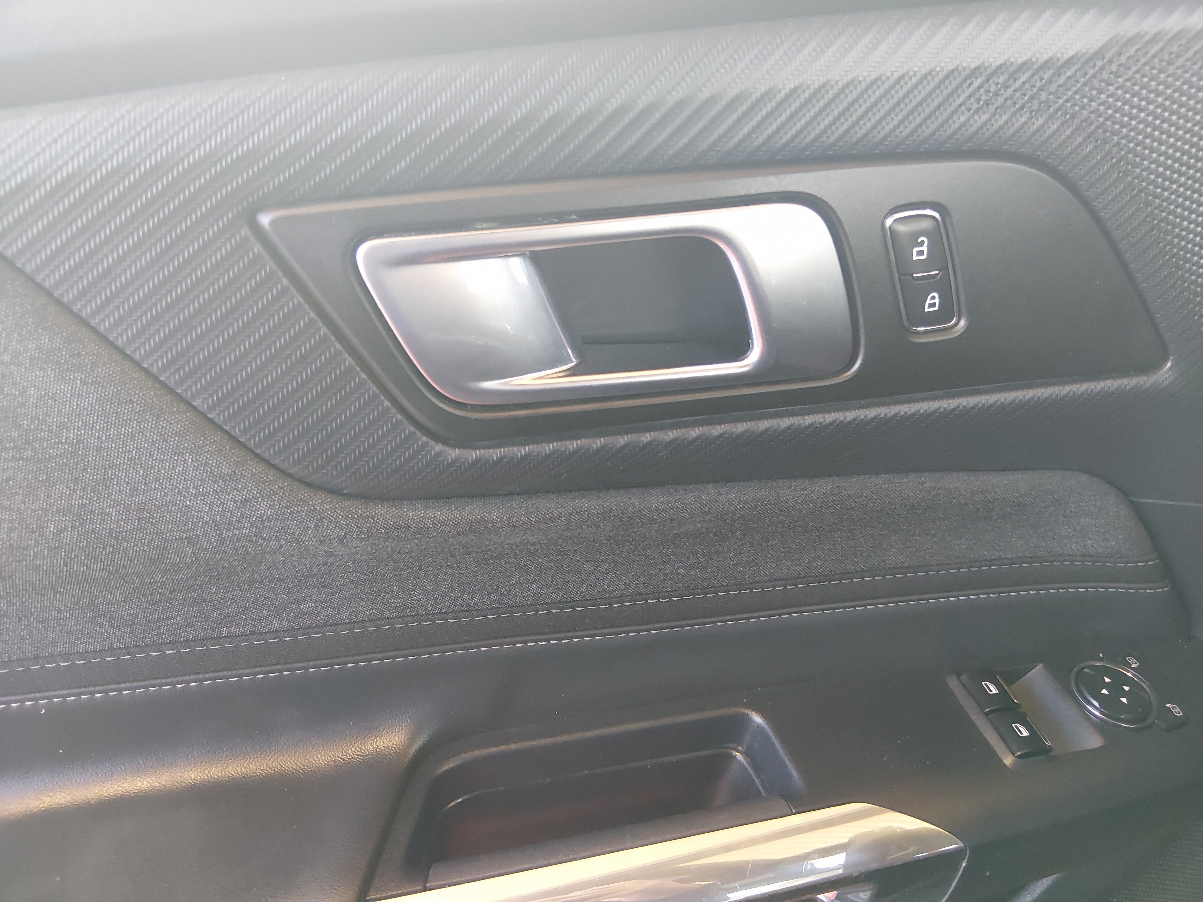 2024 Ford Mustang EcoBoost - Photo 18