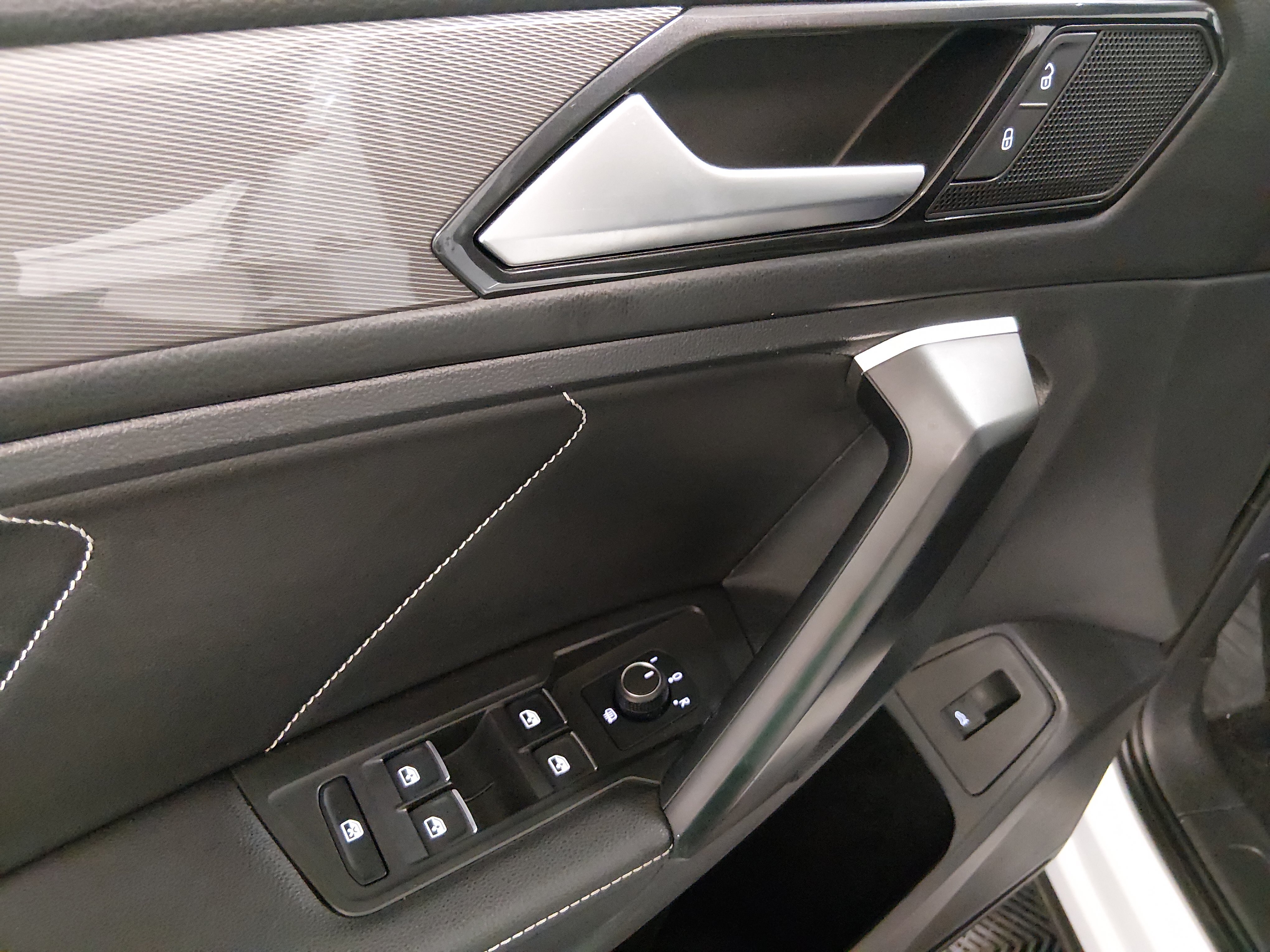2024 Volkswagen Tiguan SE - Photo 22