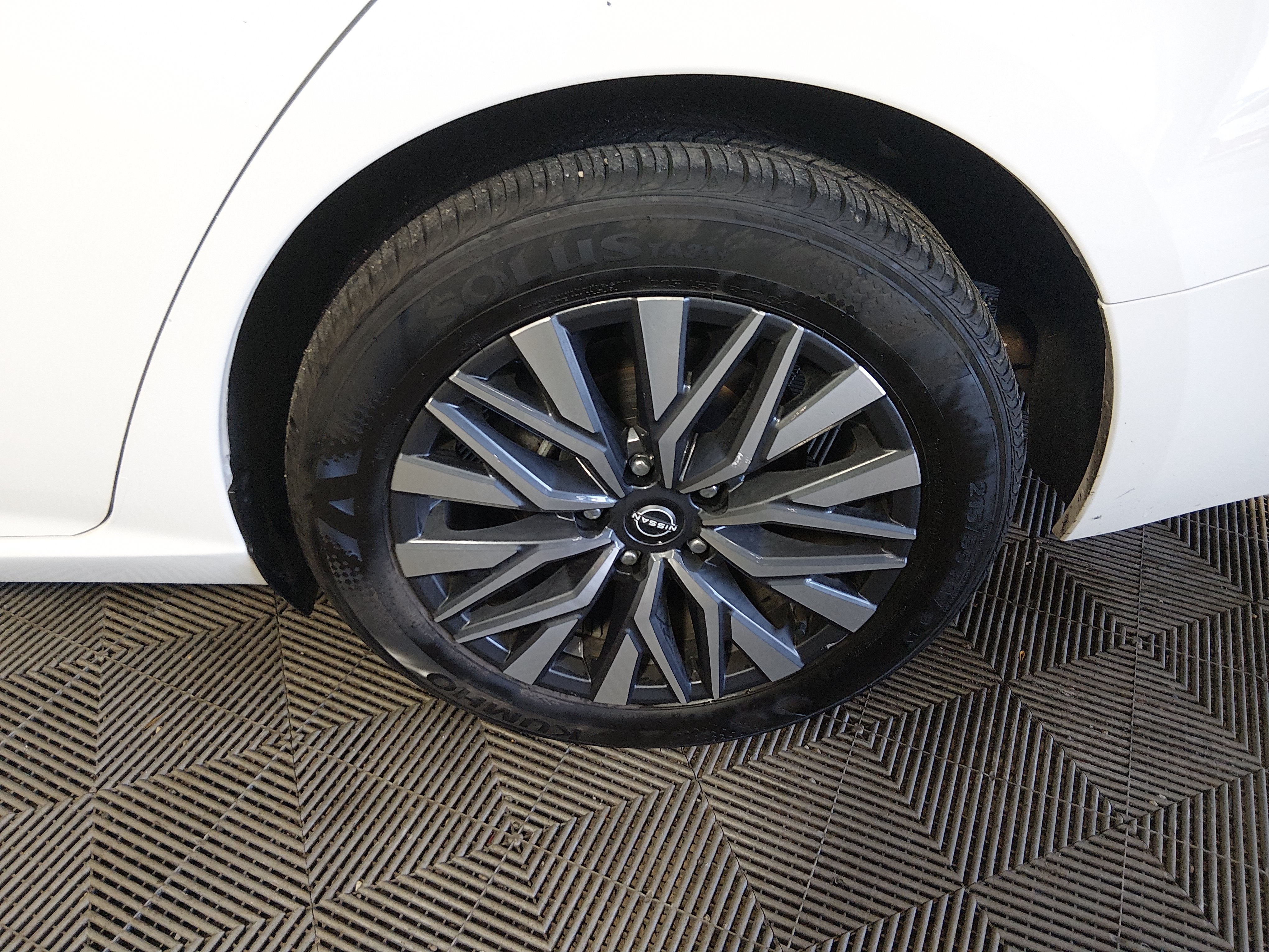 2025 Nissan Altima SV - Photo 10