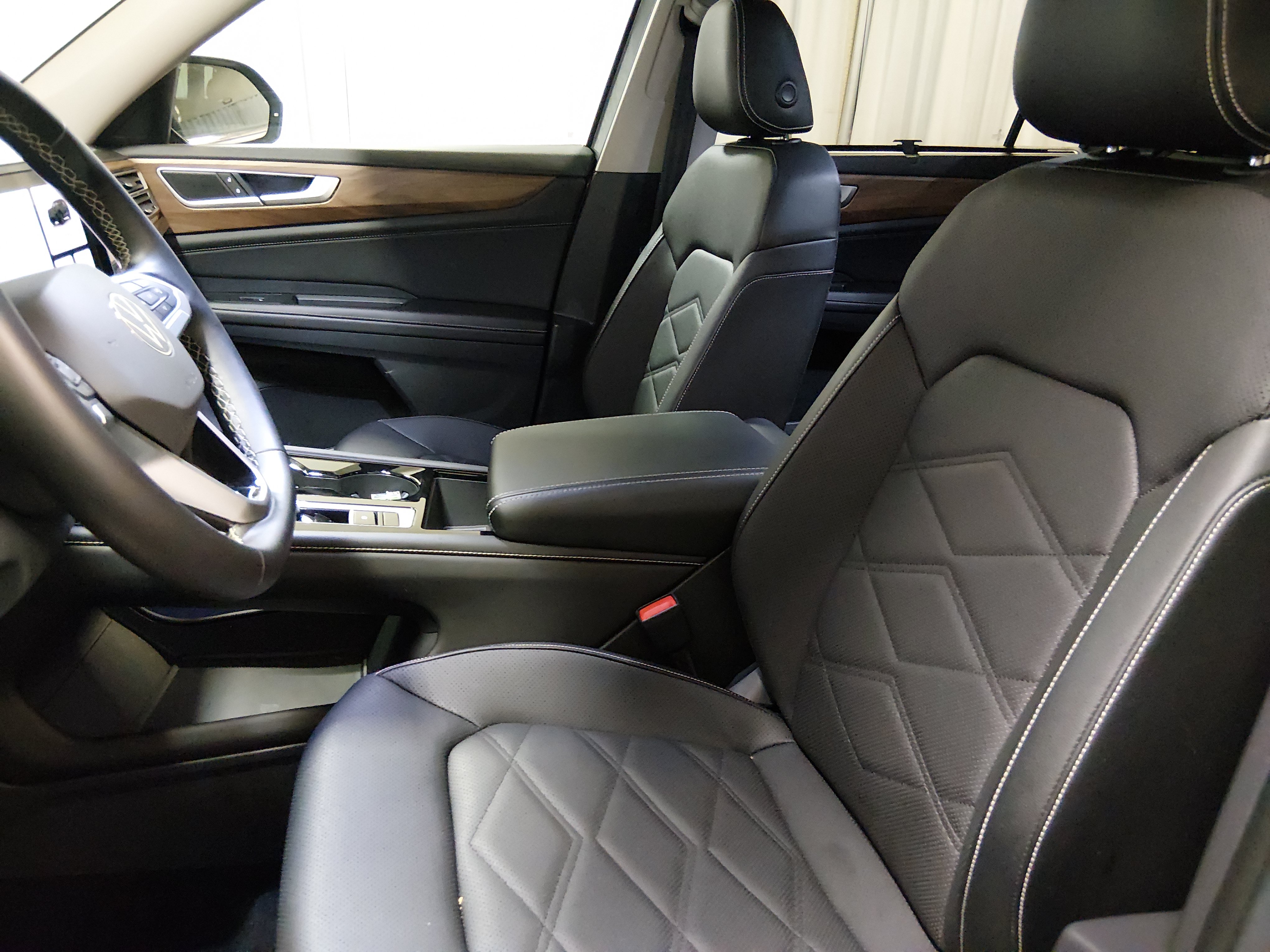 2026 Volkswagen Atlas SE w/Tech - Photo 25