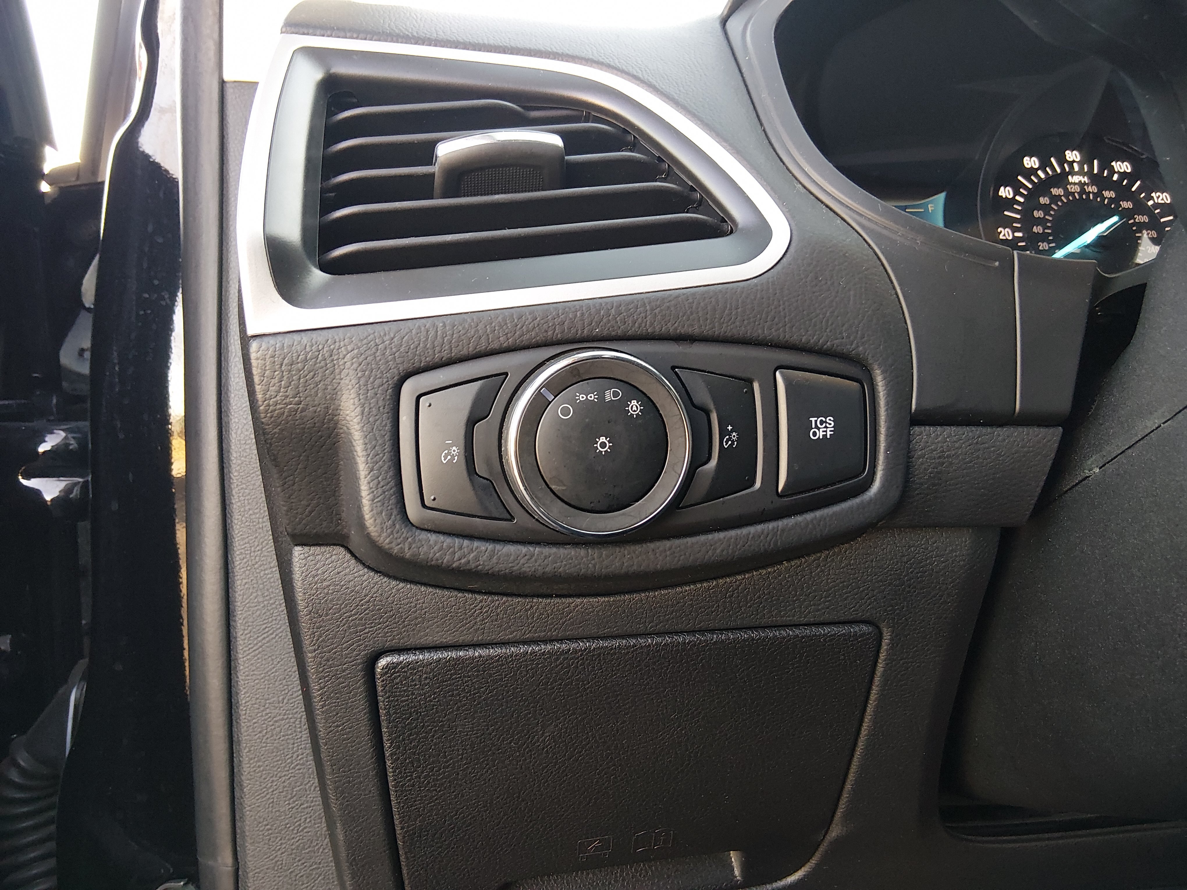 2024 Ford Edge SEL - Photo 13
