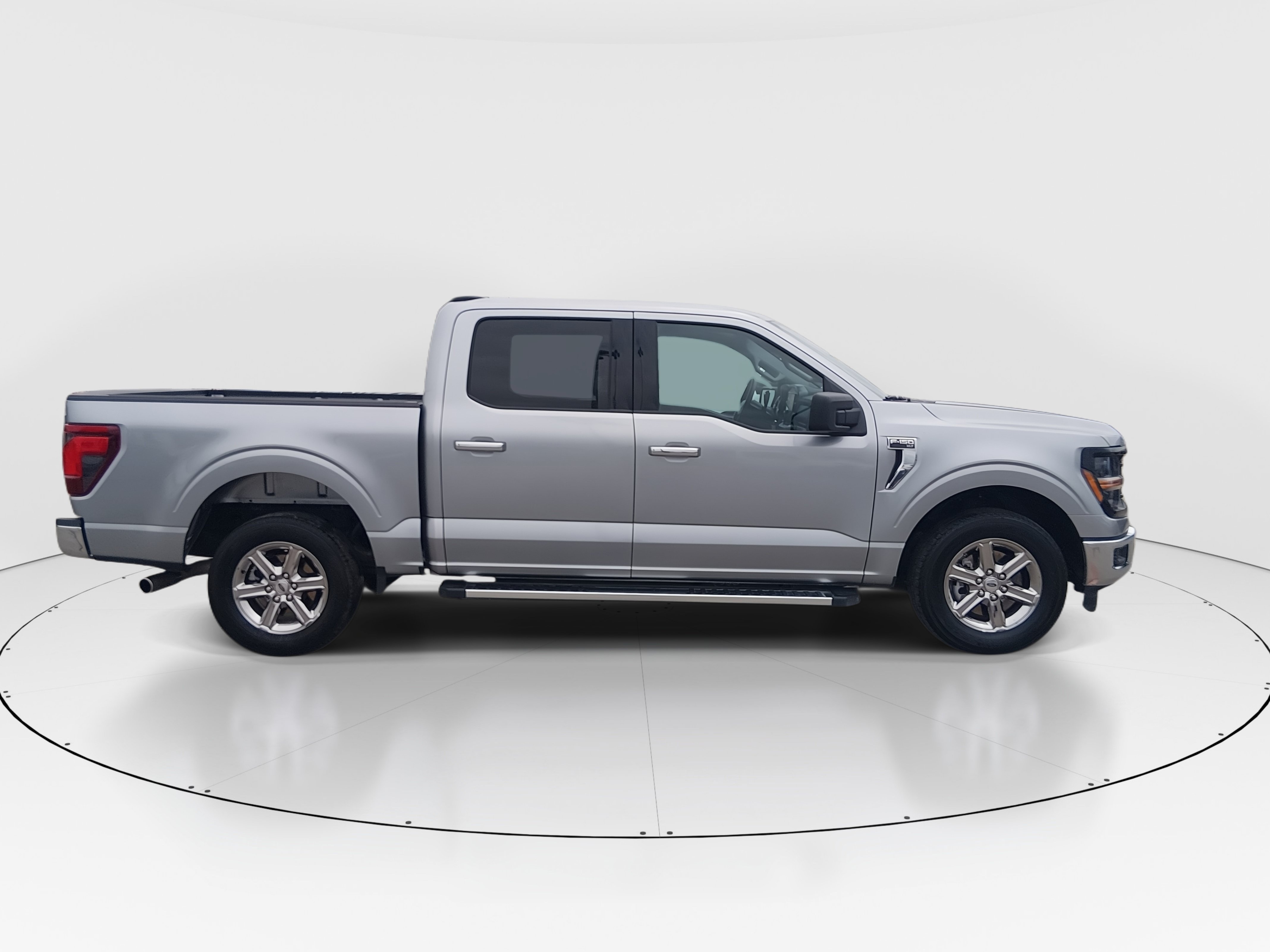 2025 Ford F-150 XLT - Photo 8