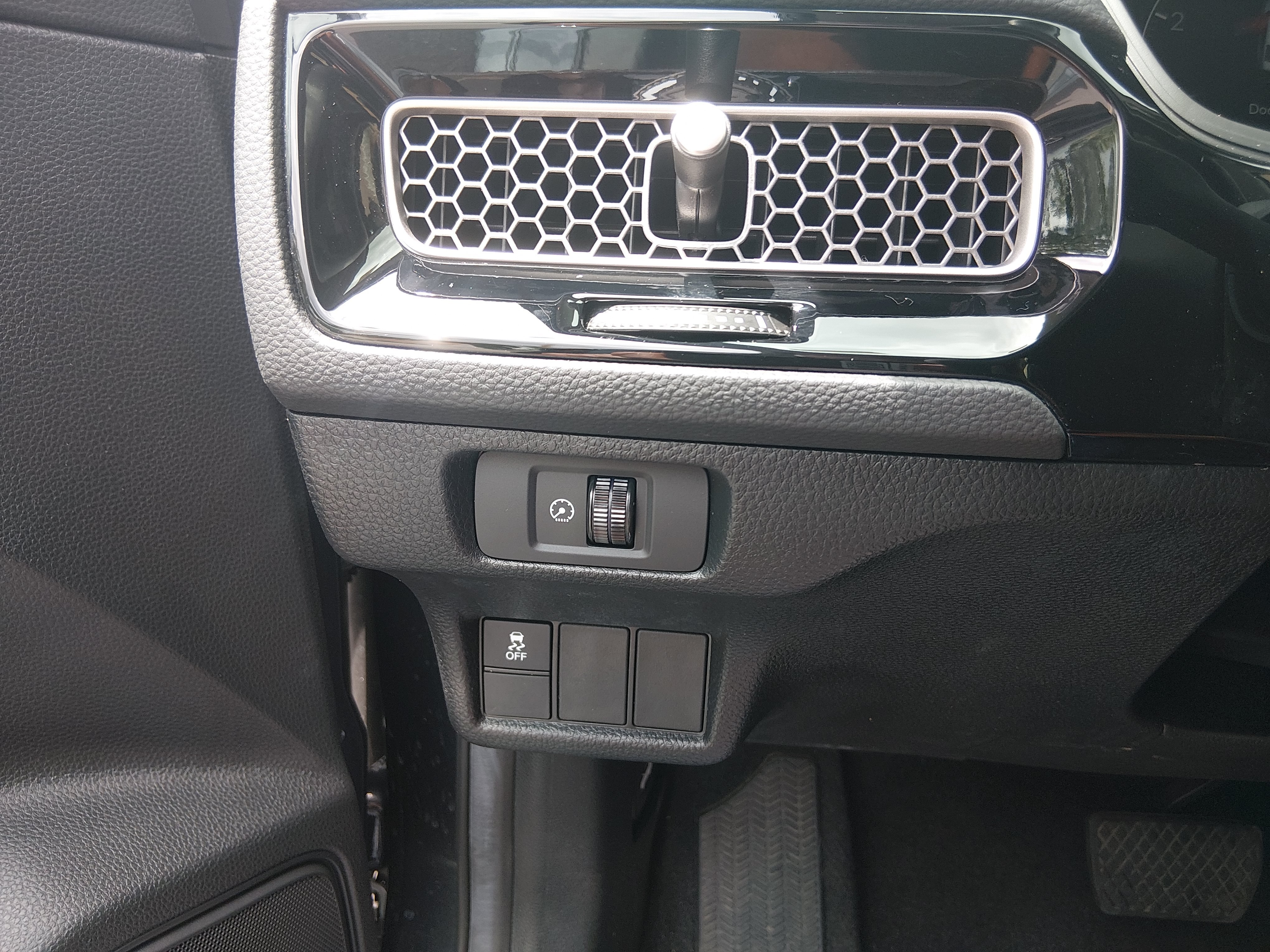 2025 Honda Civic LX - Photo 13