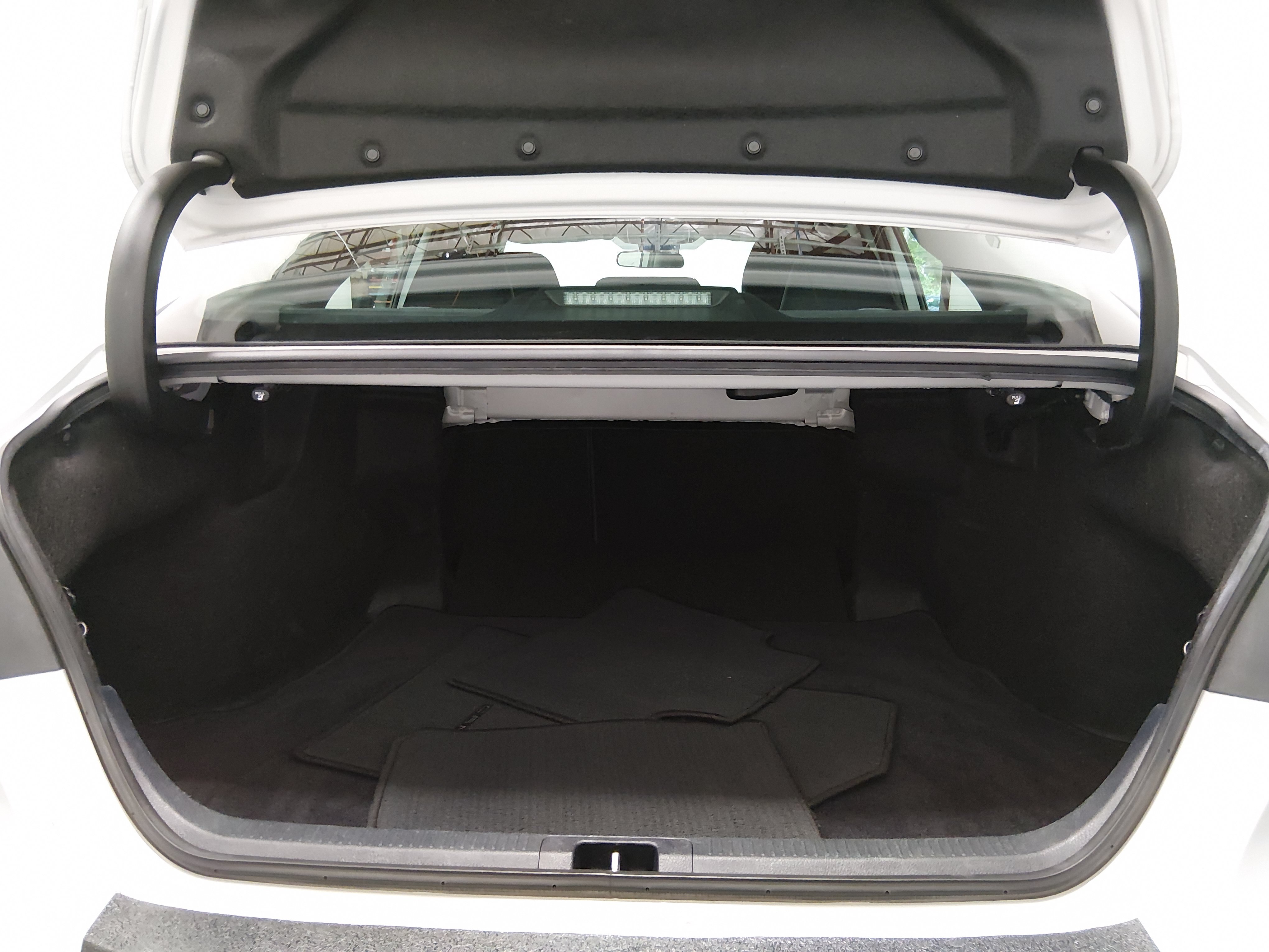 2023 Toyota Camry LE - Photo 11