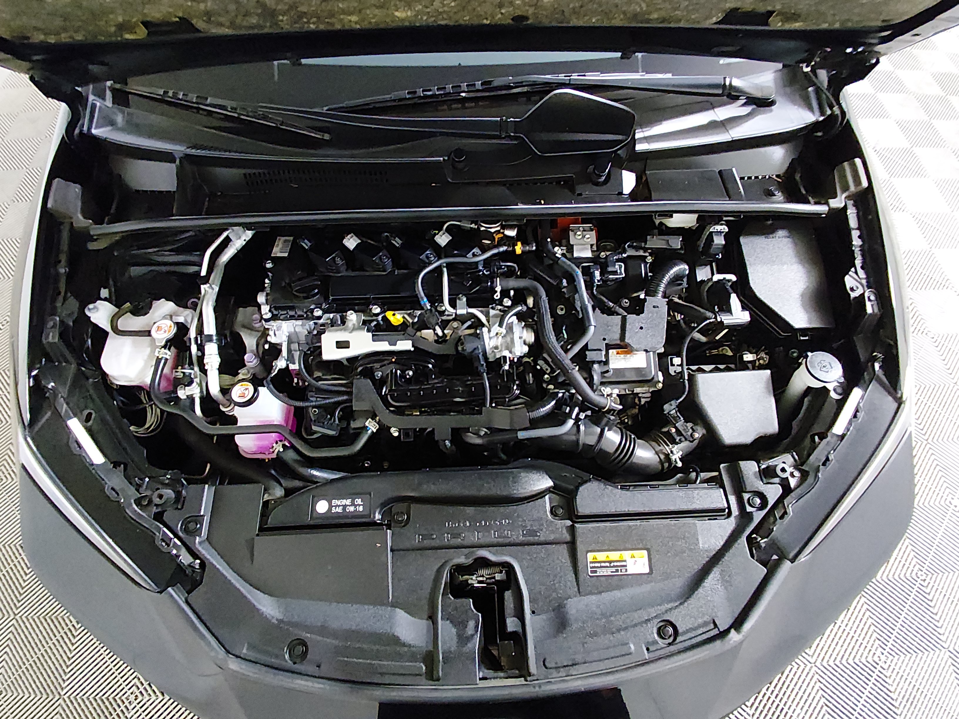 2024 Toyota Prius LE - Photo 9