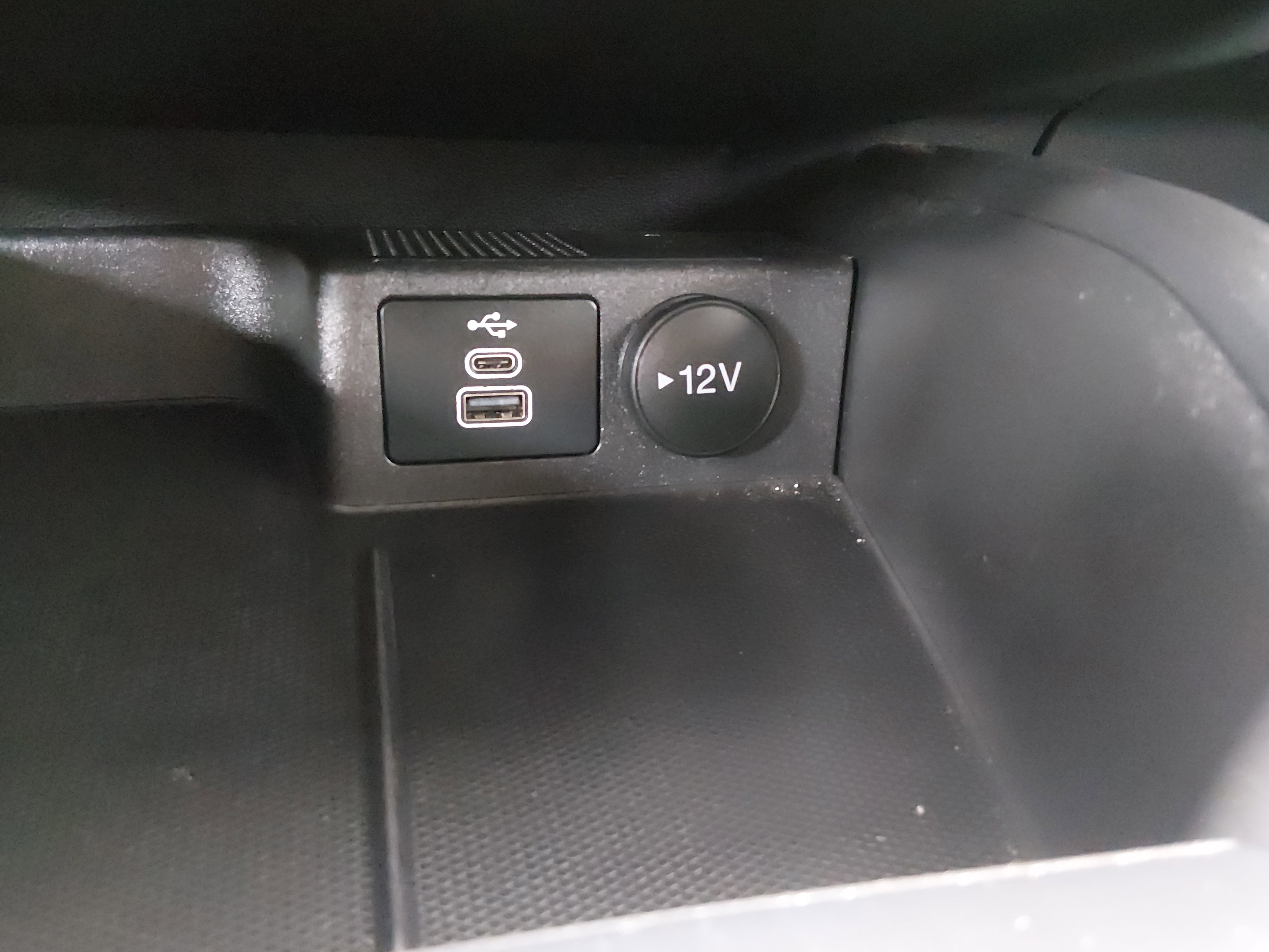 2025 Ford Escape ST-Line Select - Photo 18