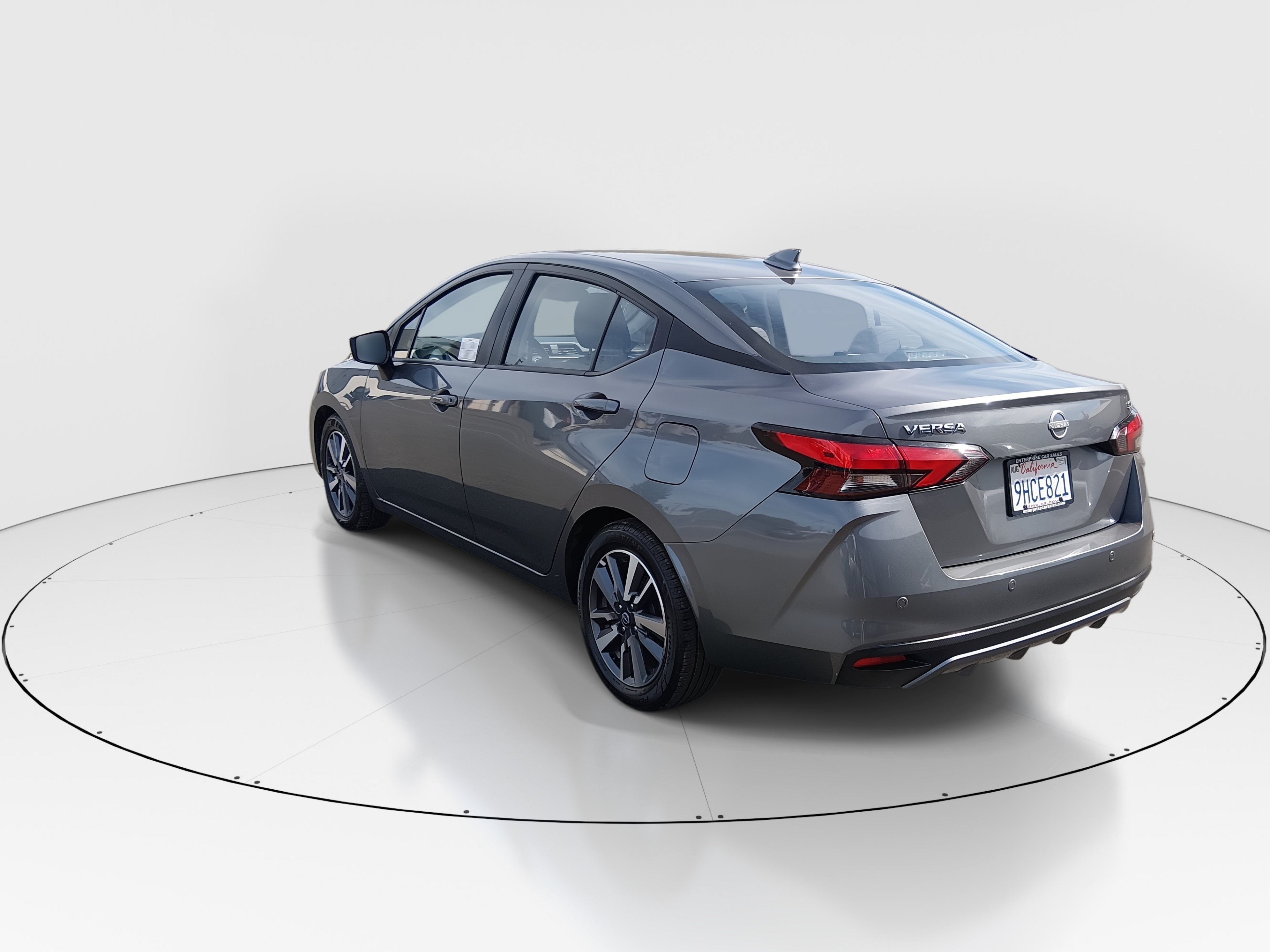 2023 Nissan Versa Sedan SV - Photo 5