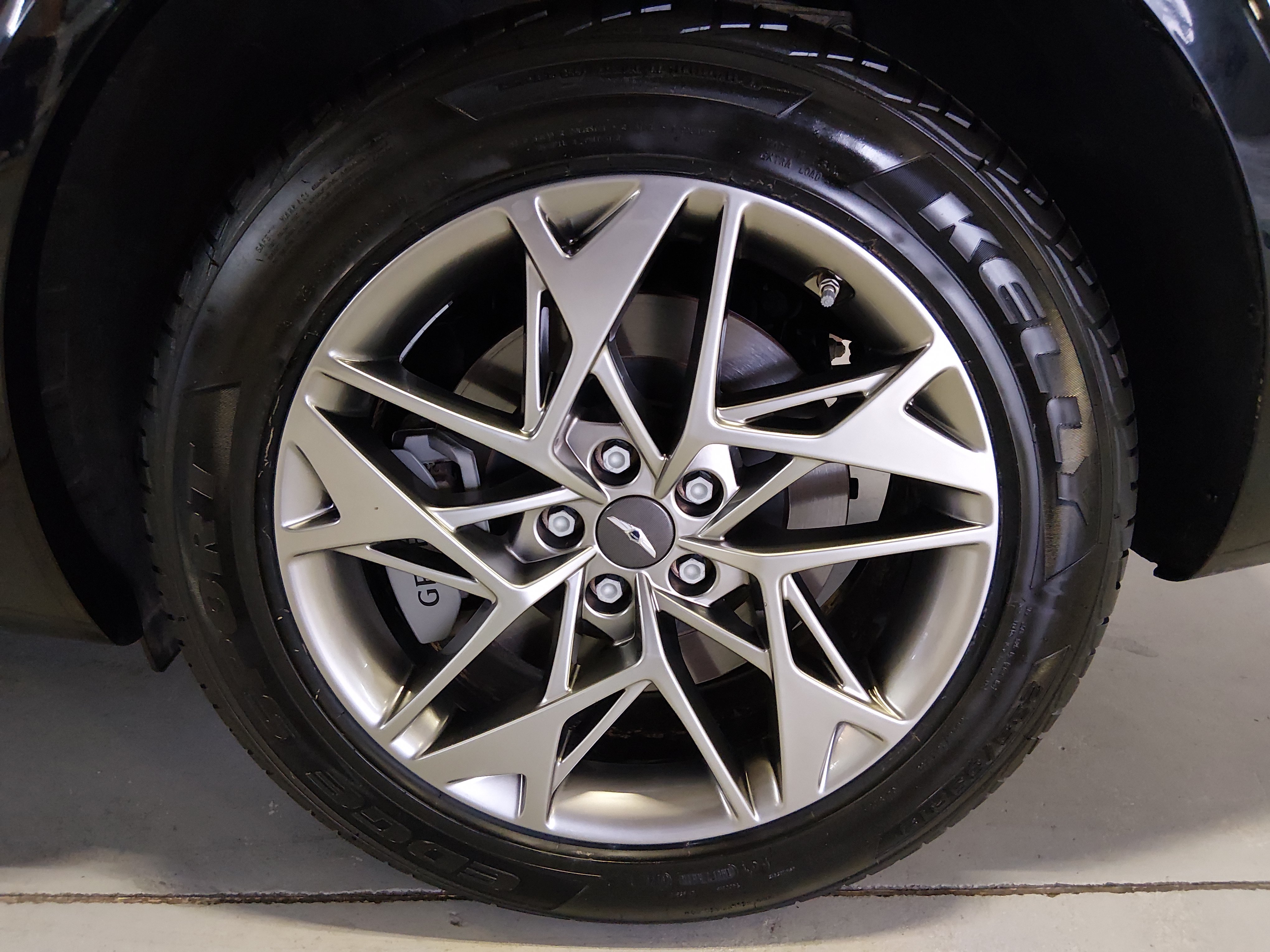 2025 GENESIS GV70 Standard - Photo 10