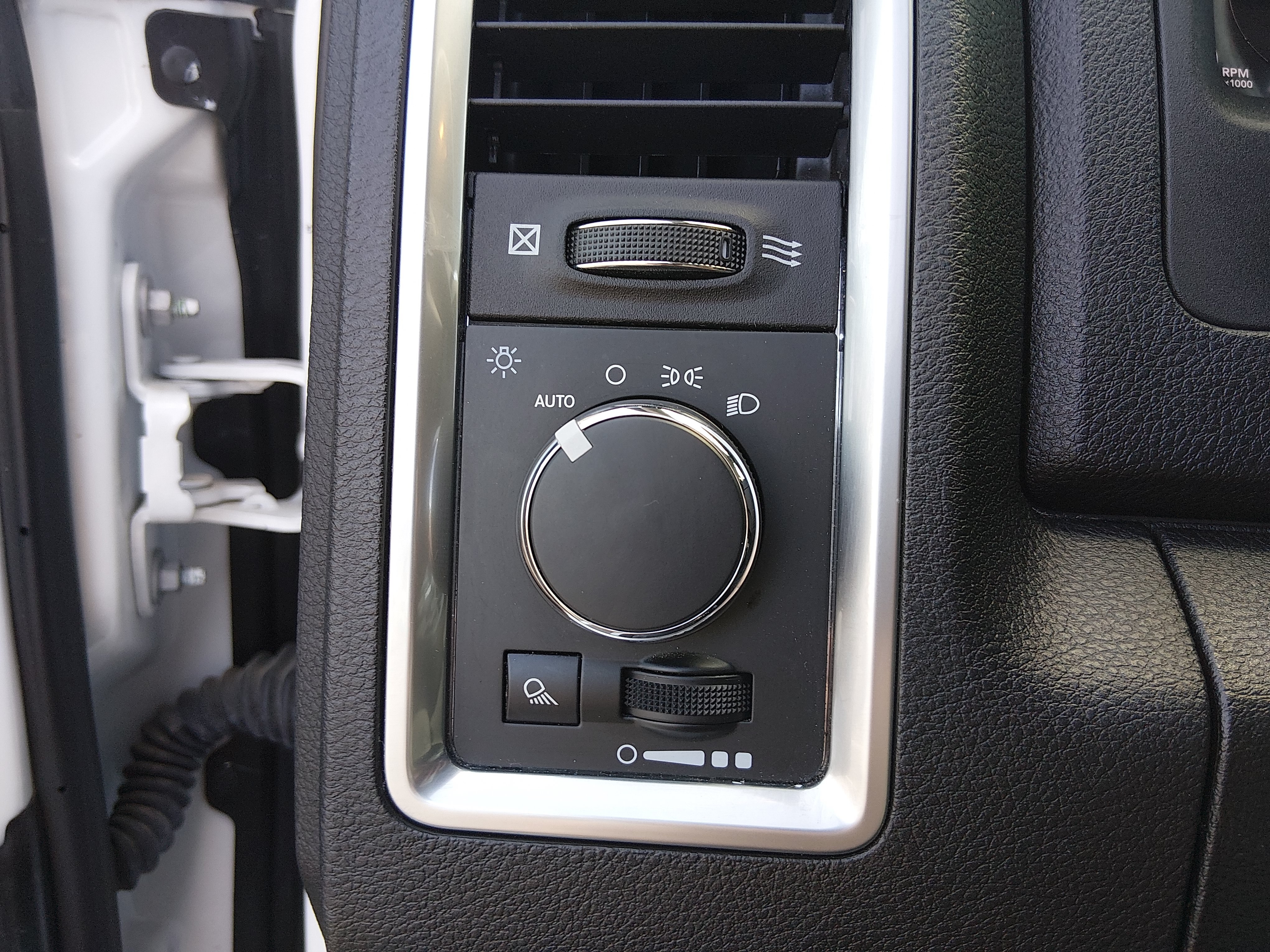 2024 RAM Ram 1500 Classic SLT - Photo 12