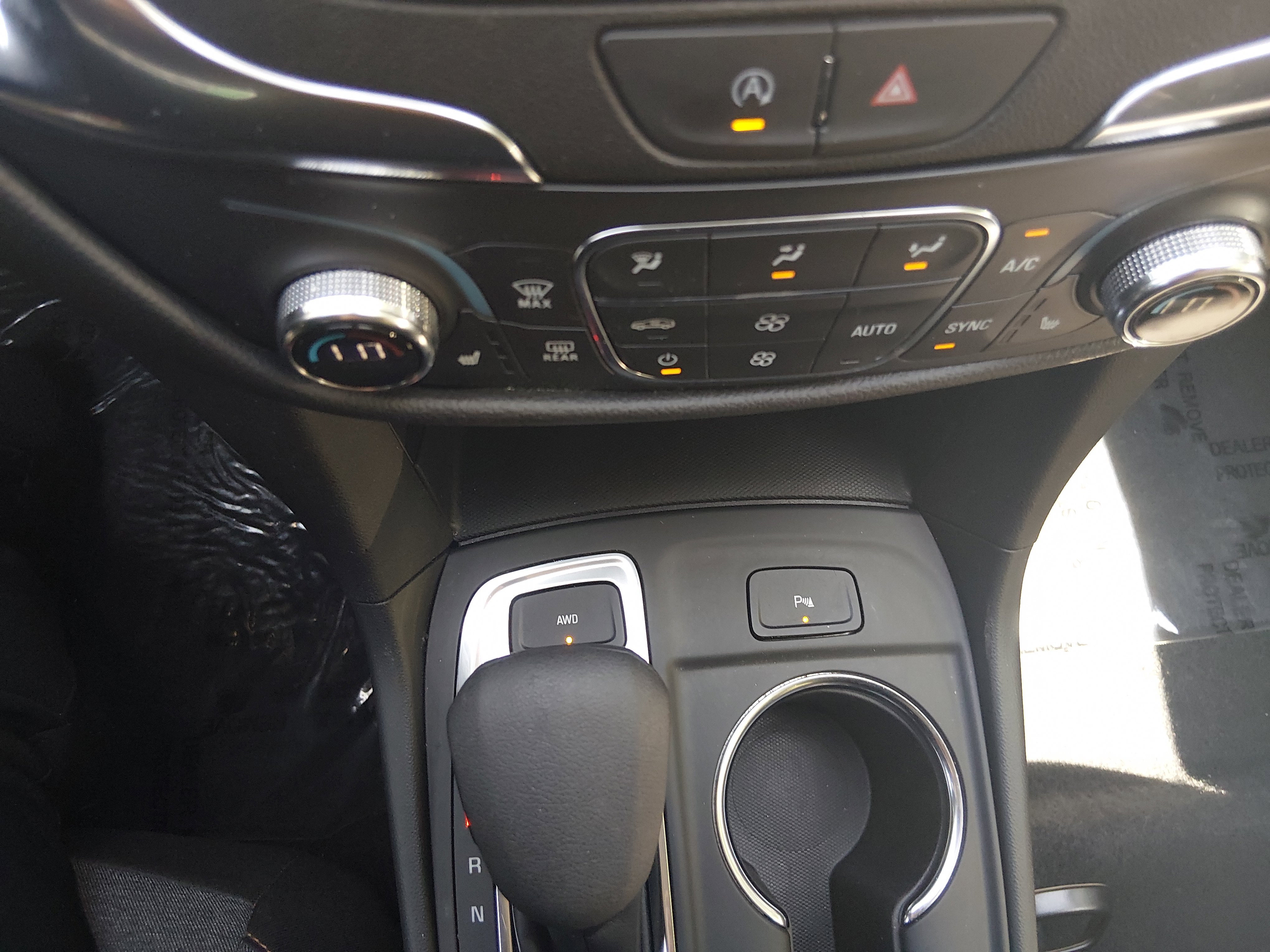 2024 Chevrolet Equinox LT - Photo 22