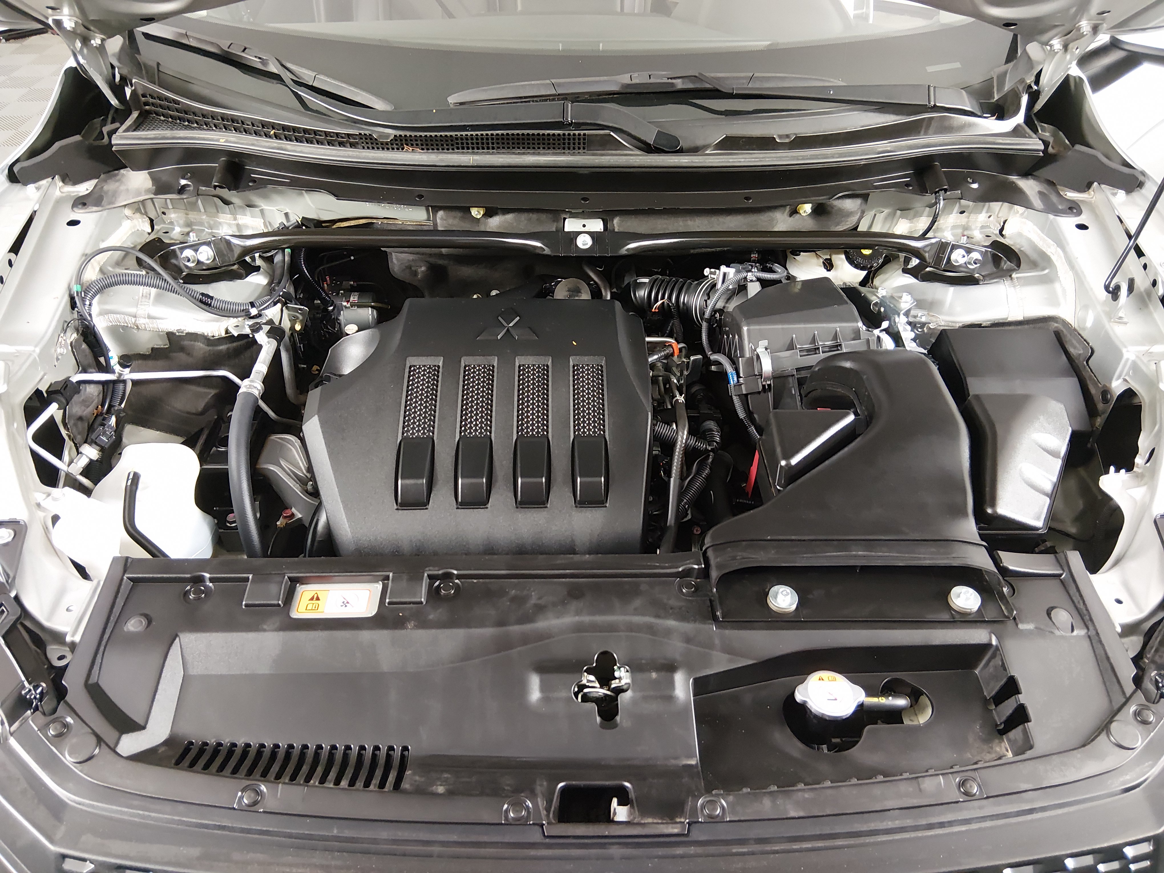 2024 Mitsubishi Eclipse Cross SE - Photo 9