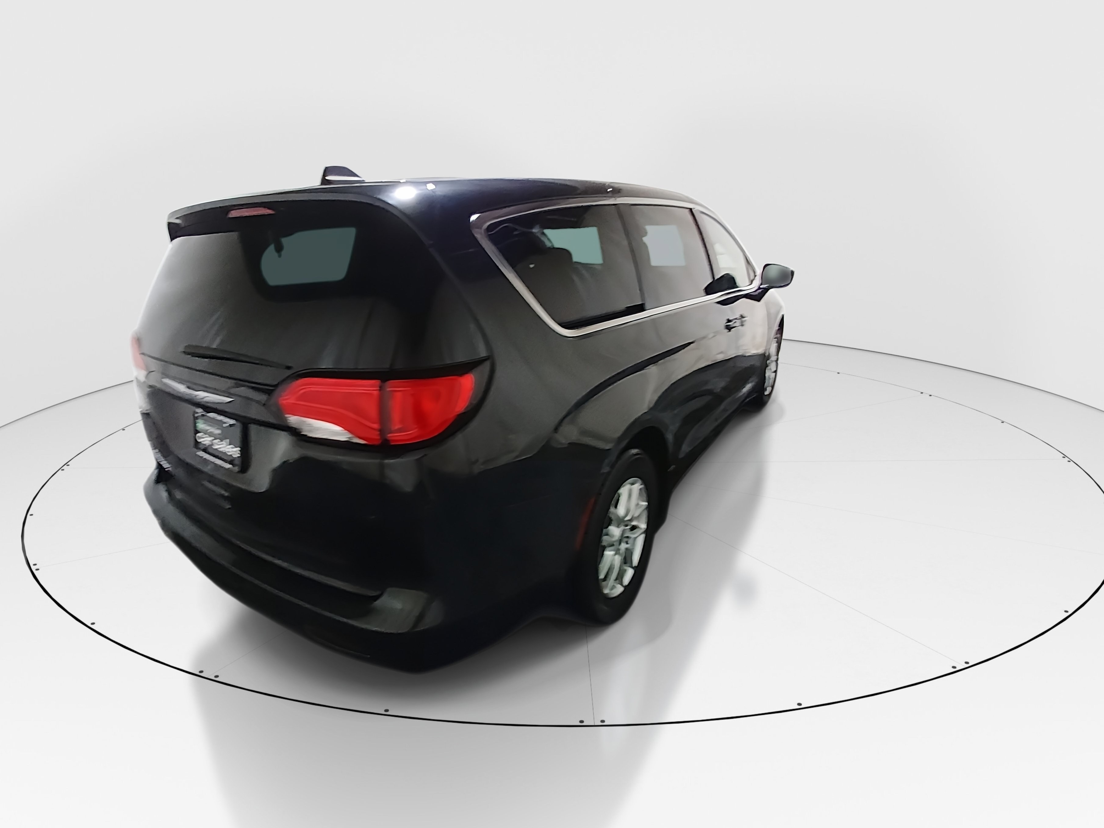 2023 Chrysler Voyager LX - Photo 7